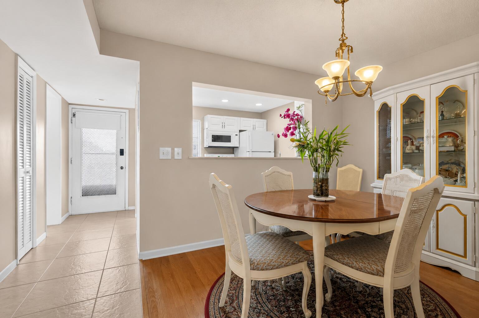 VILLAGE ROYALE GREENHILL CONDO - Residential