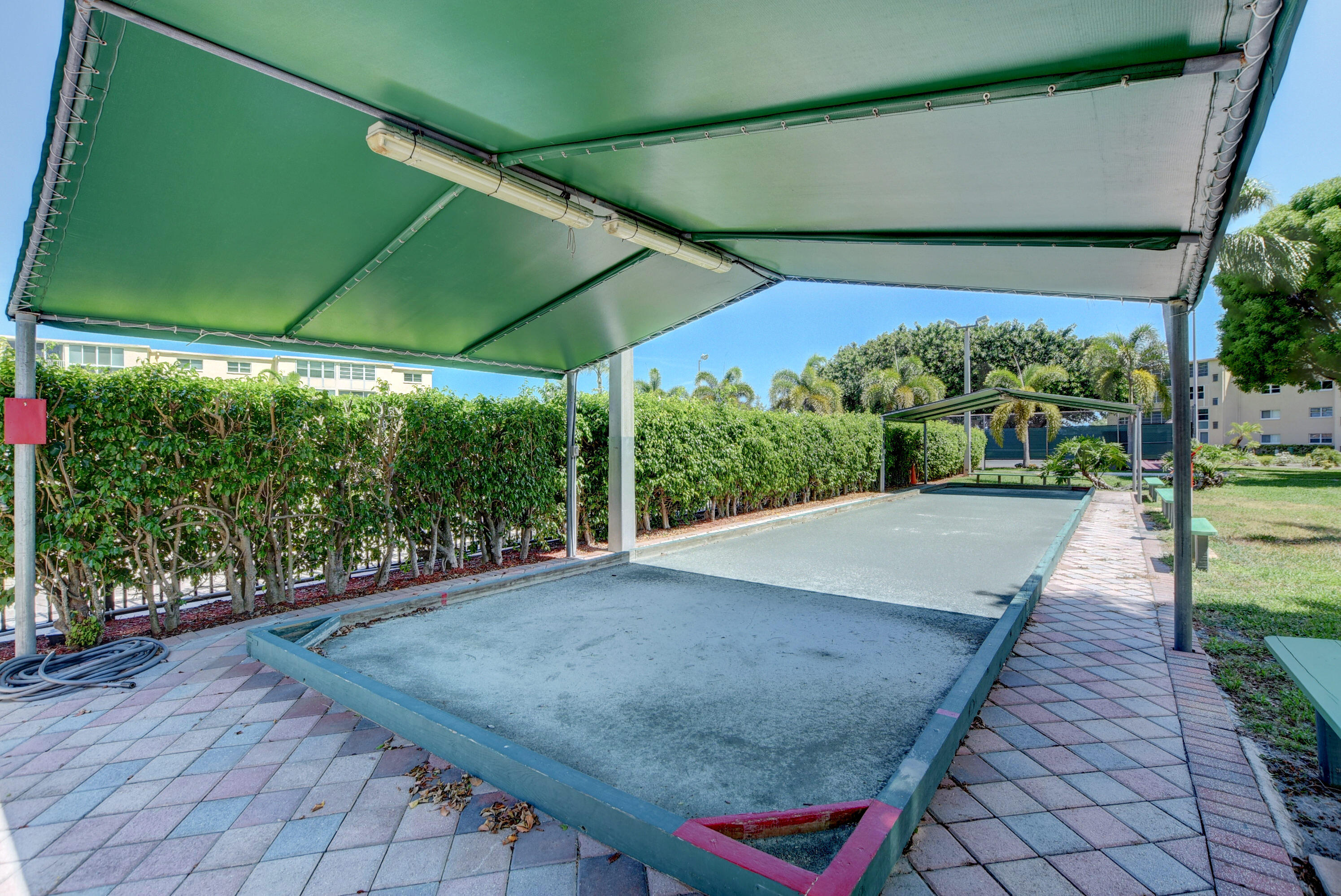 VILLAGE ROYALE GREENHILL CONDO - Residential