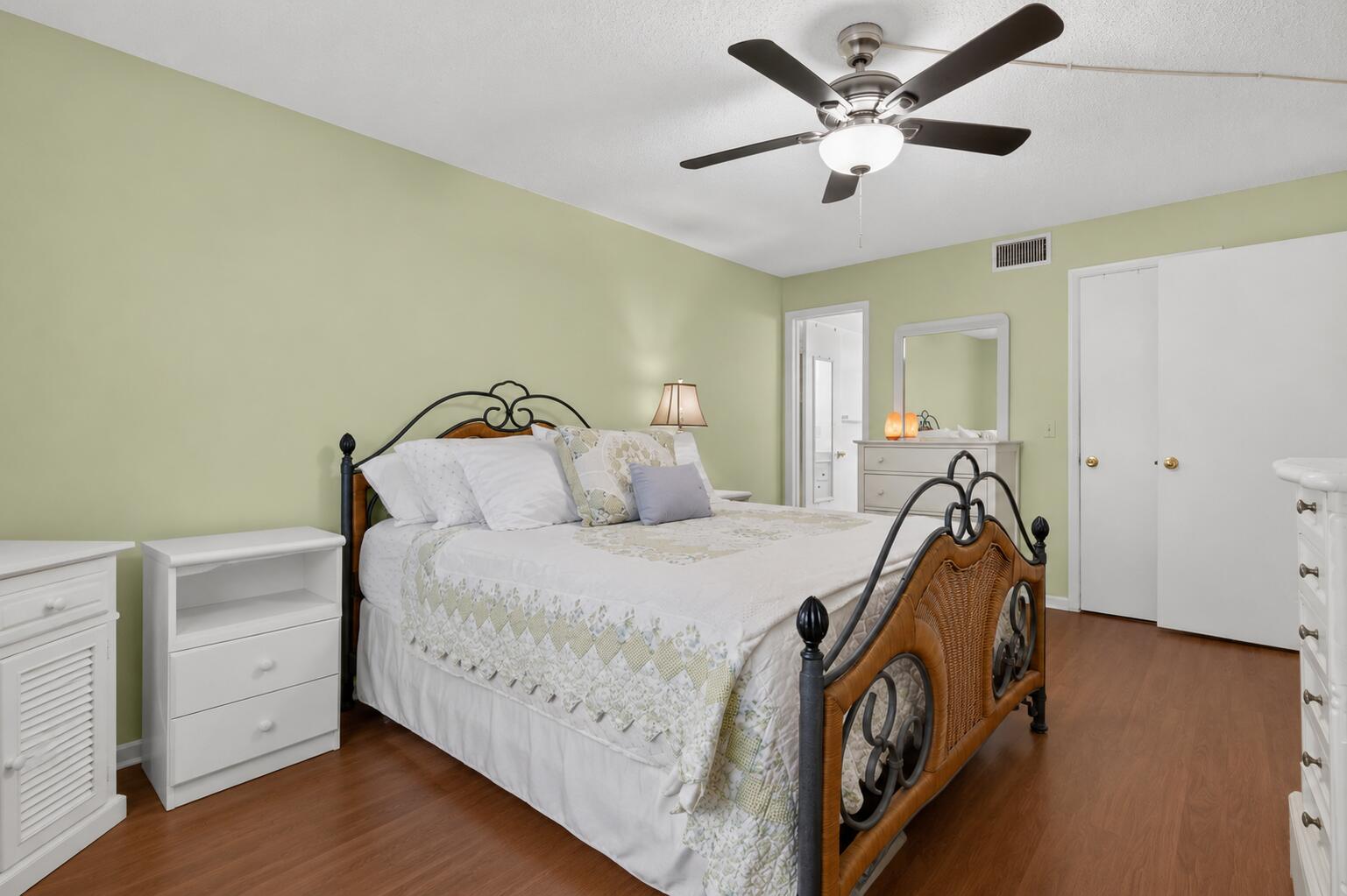 VILLAGE ROYALE GREENHILL CONDO - Residential