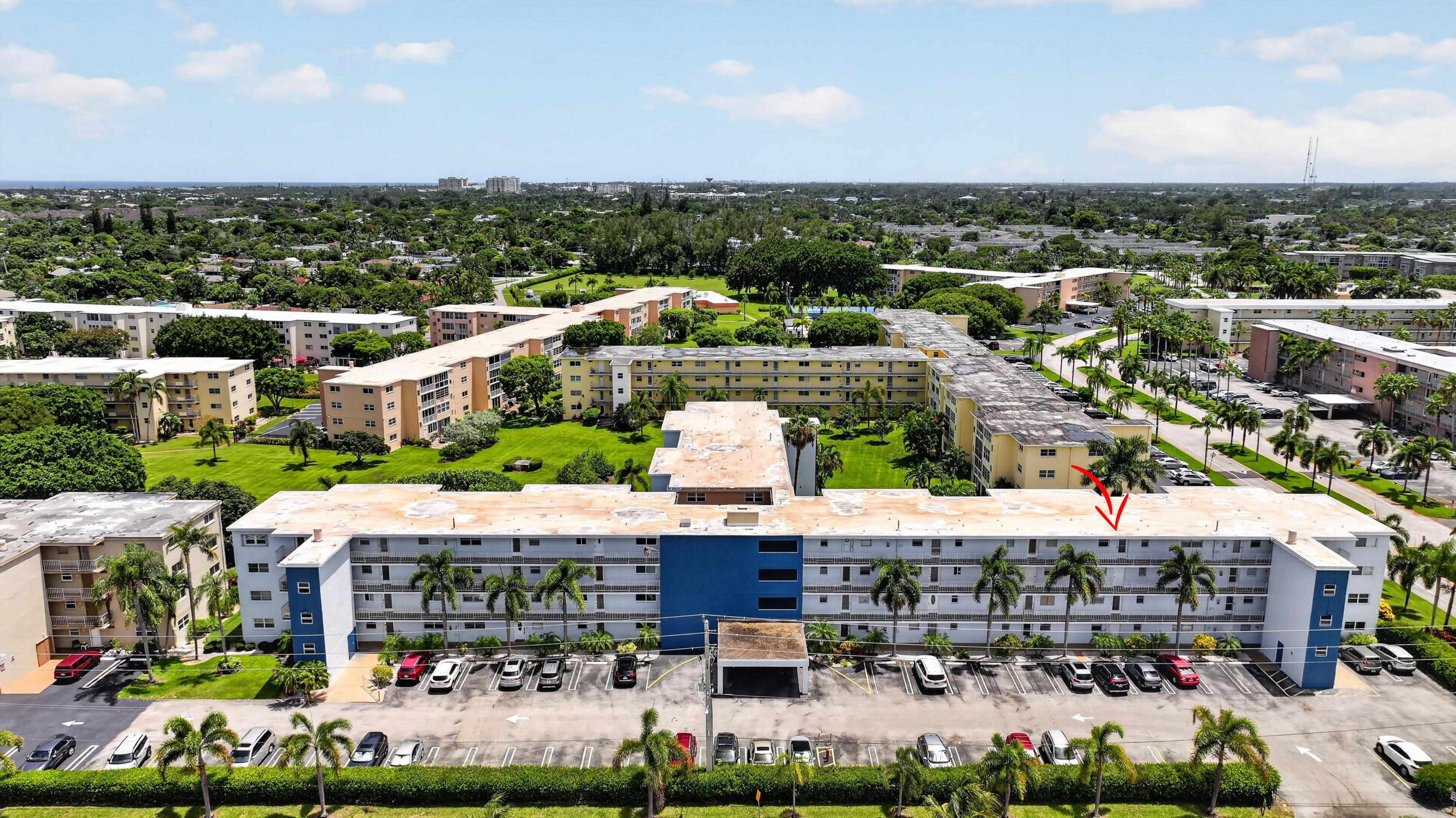 VILLAGE ROYALE GREENHILL CONDO - Residential
