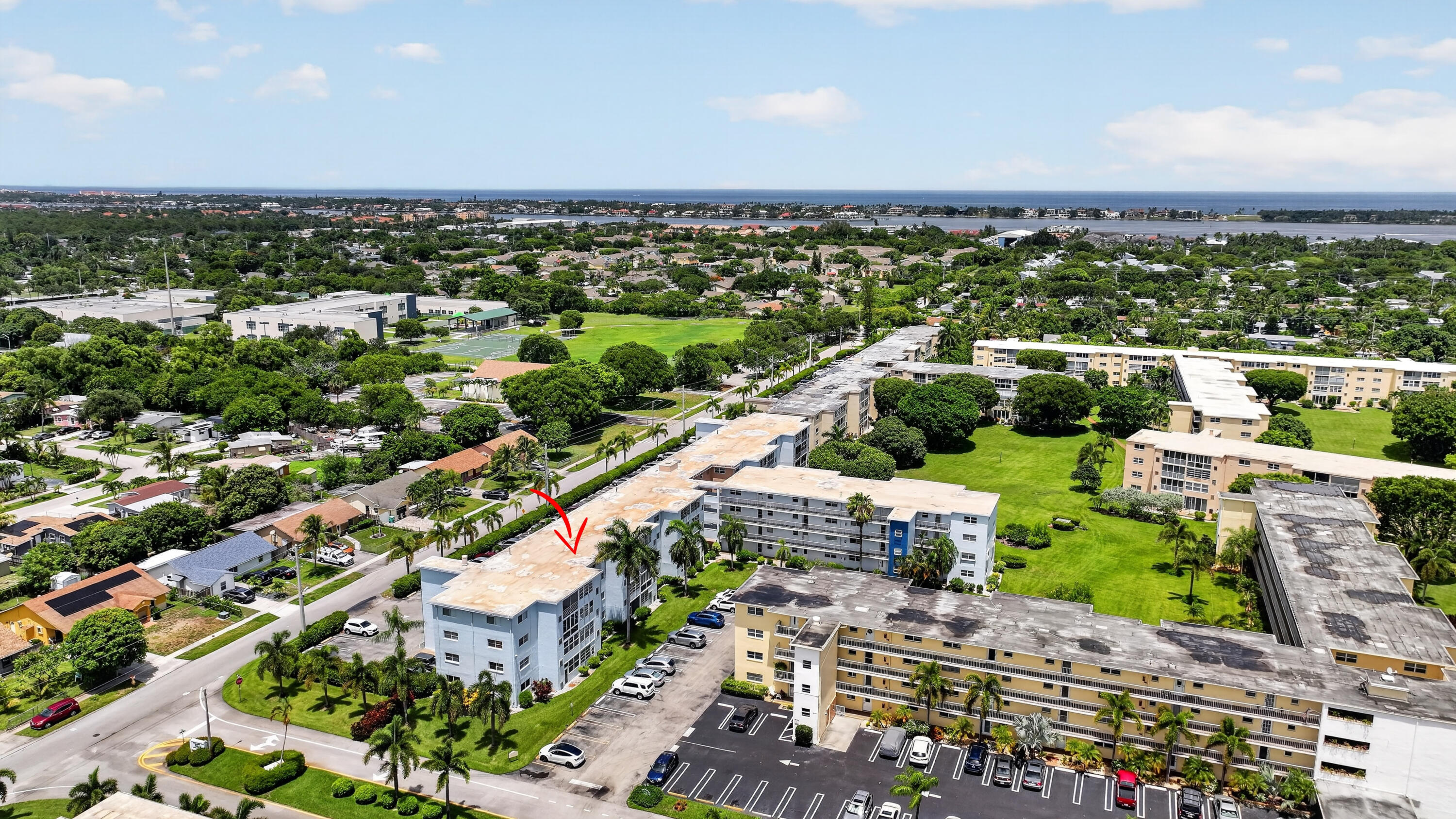 VILLAGE ROYALE GREENHILL CONDO - Residential