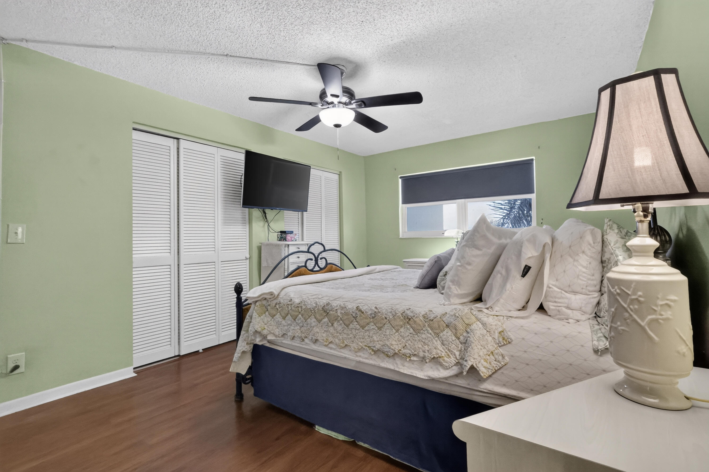 VILLAGE ROYALE GREENHILL CONDO - Residential