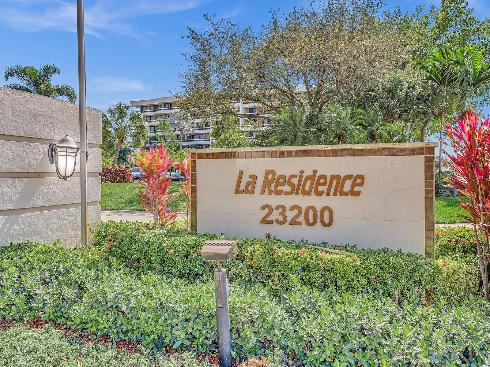 LA RESIDENCE CONDO - Residential