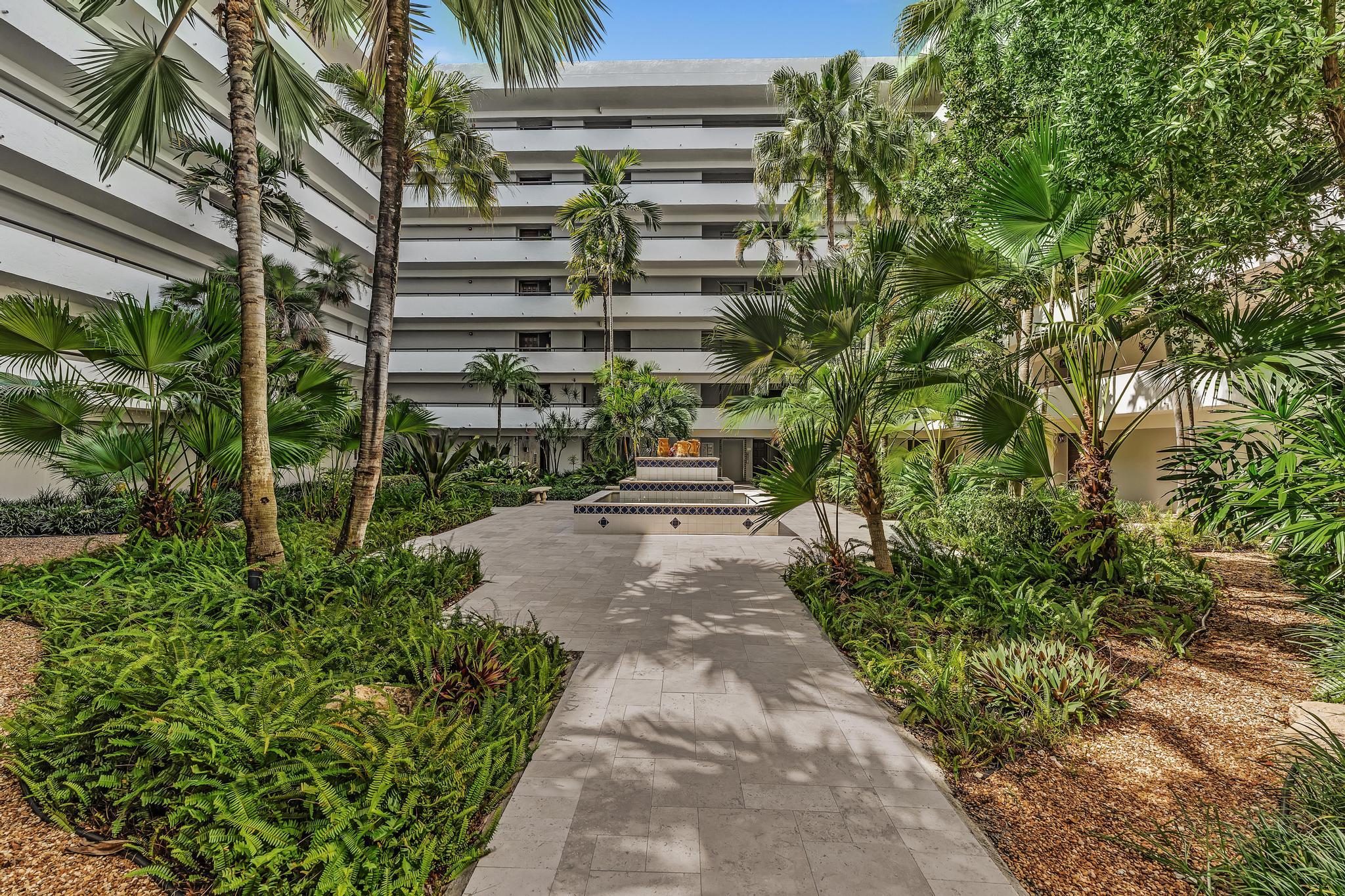 LA RESIDENCE CONDO - Residential