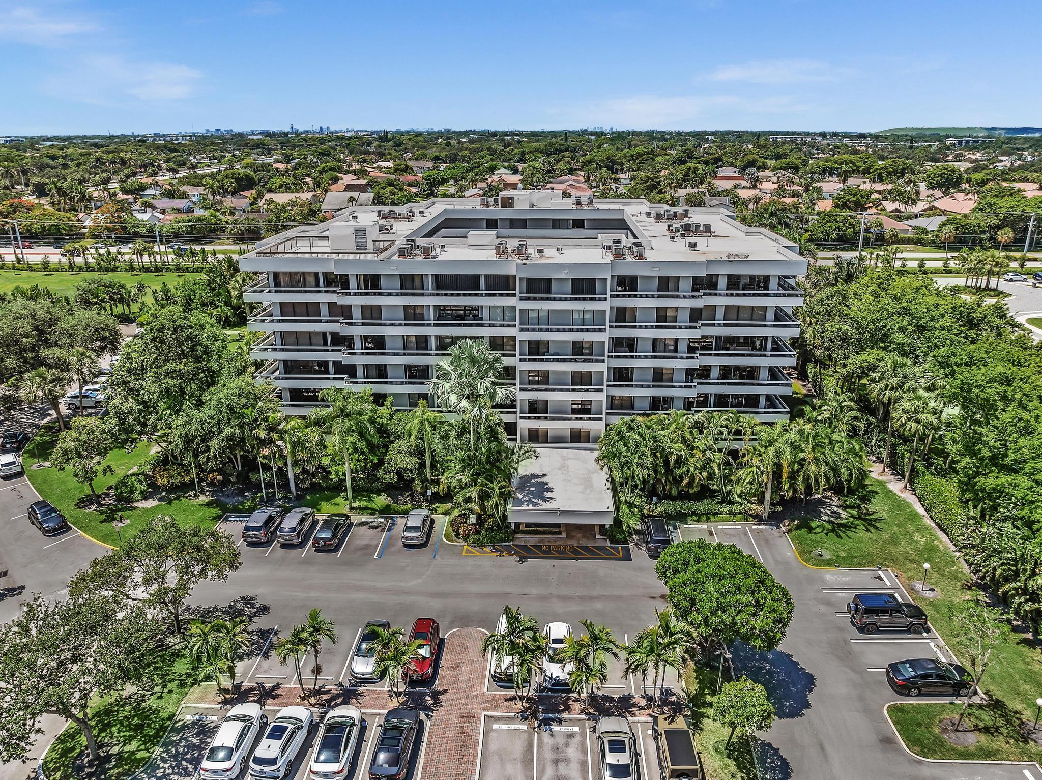 LA RESIDENCE CONDO - Residential
