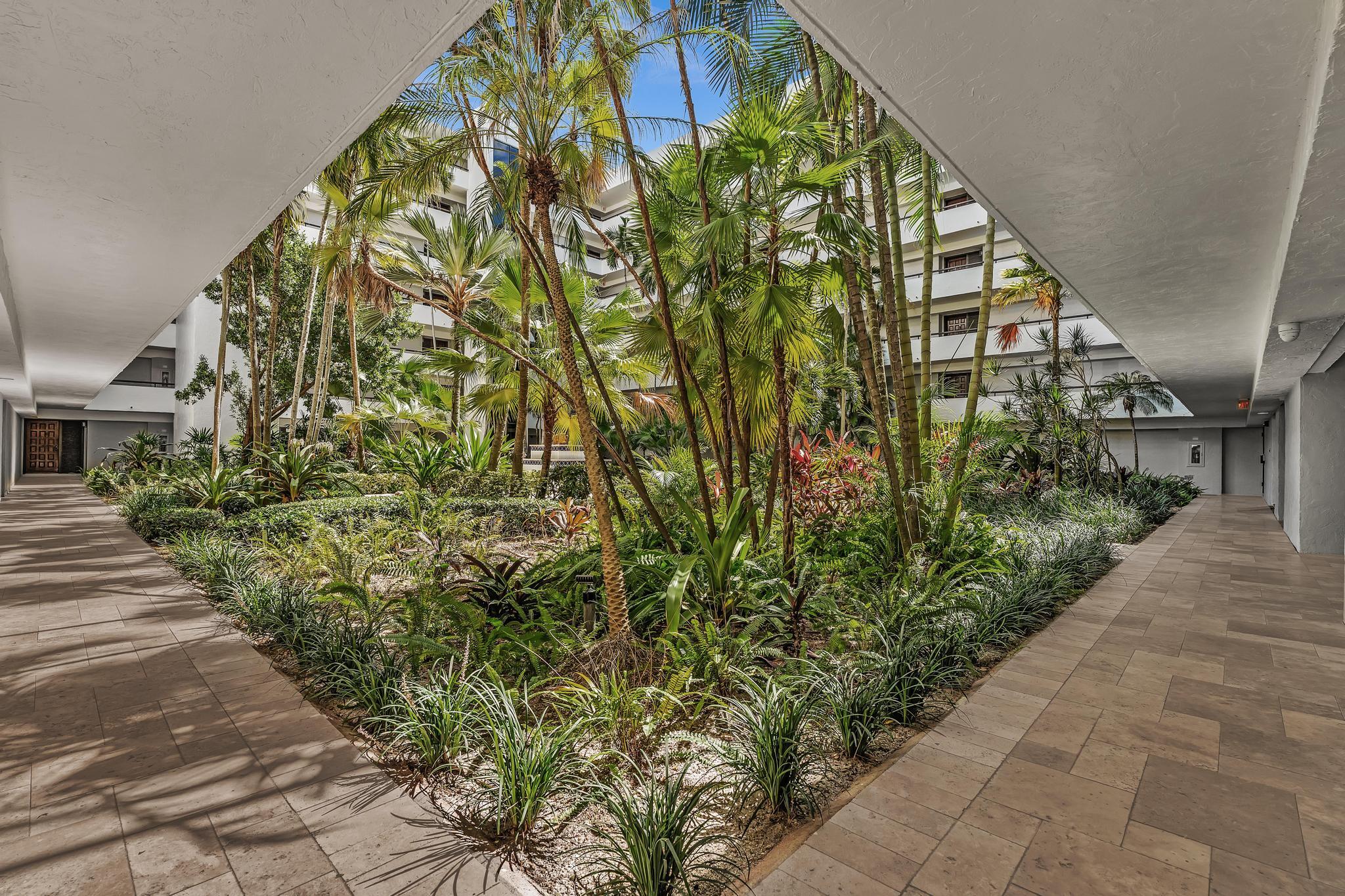 LA RESIDENCE CONDO - Residential