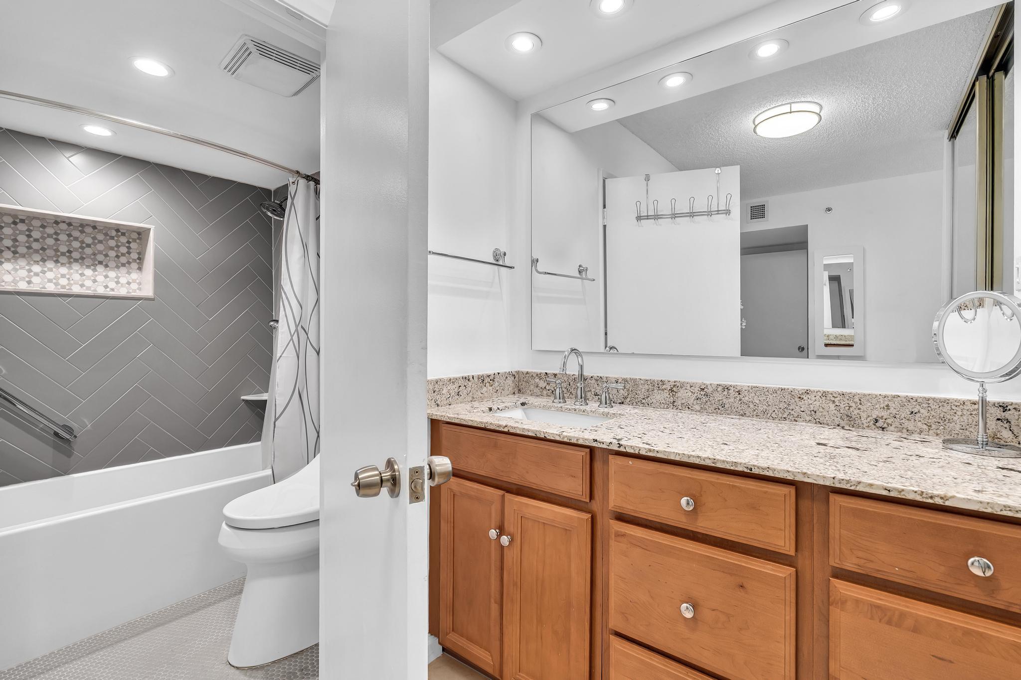LA RESIDENCE CONDO - Residential