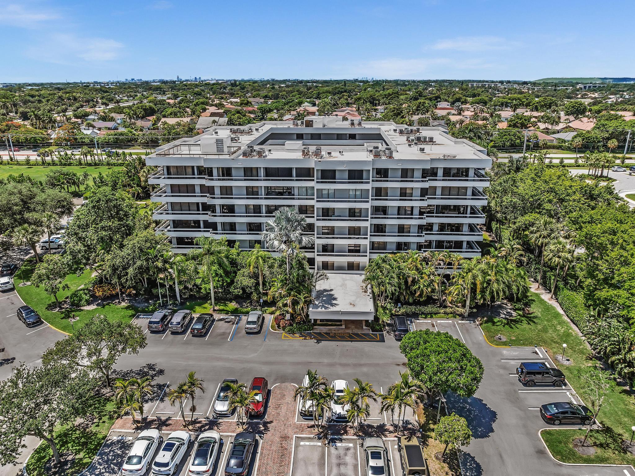 LA RESIDENCE CONDO - Residential