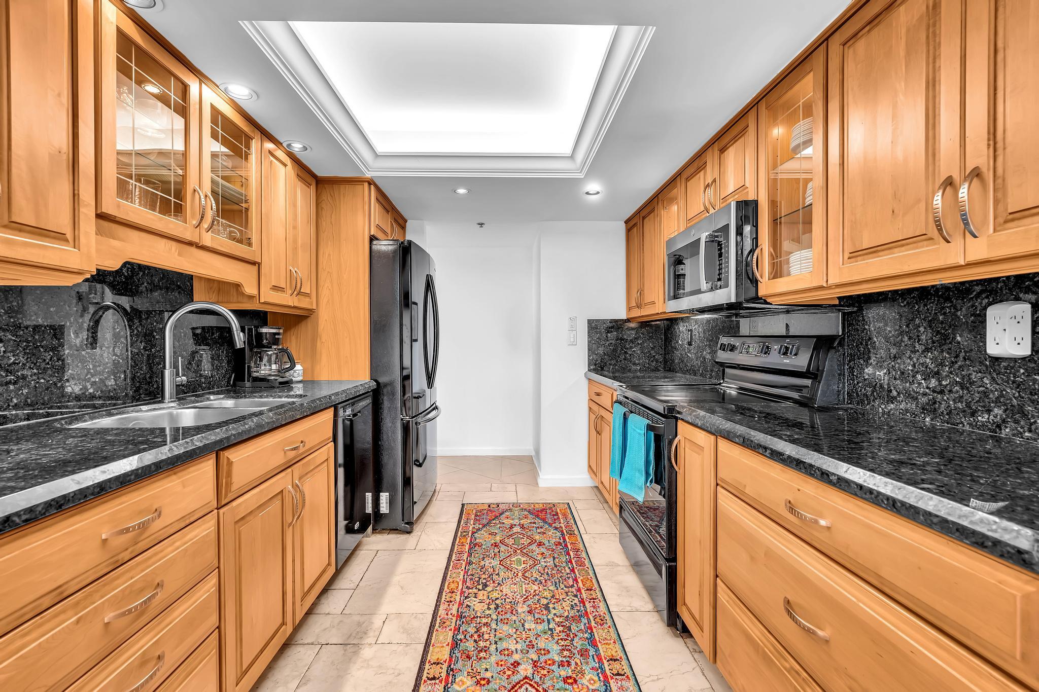 LA RESIDENCE CONDO - Residential