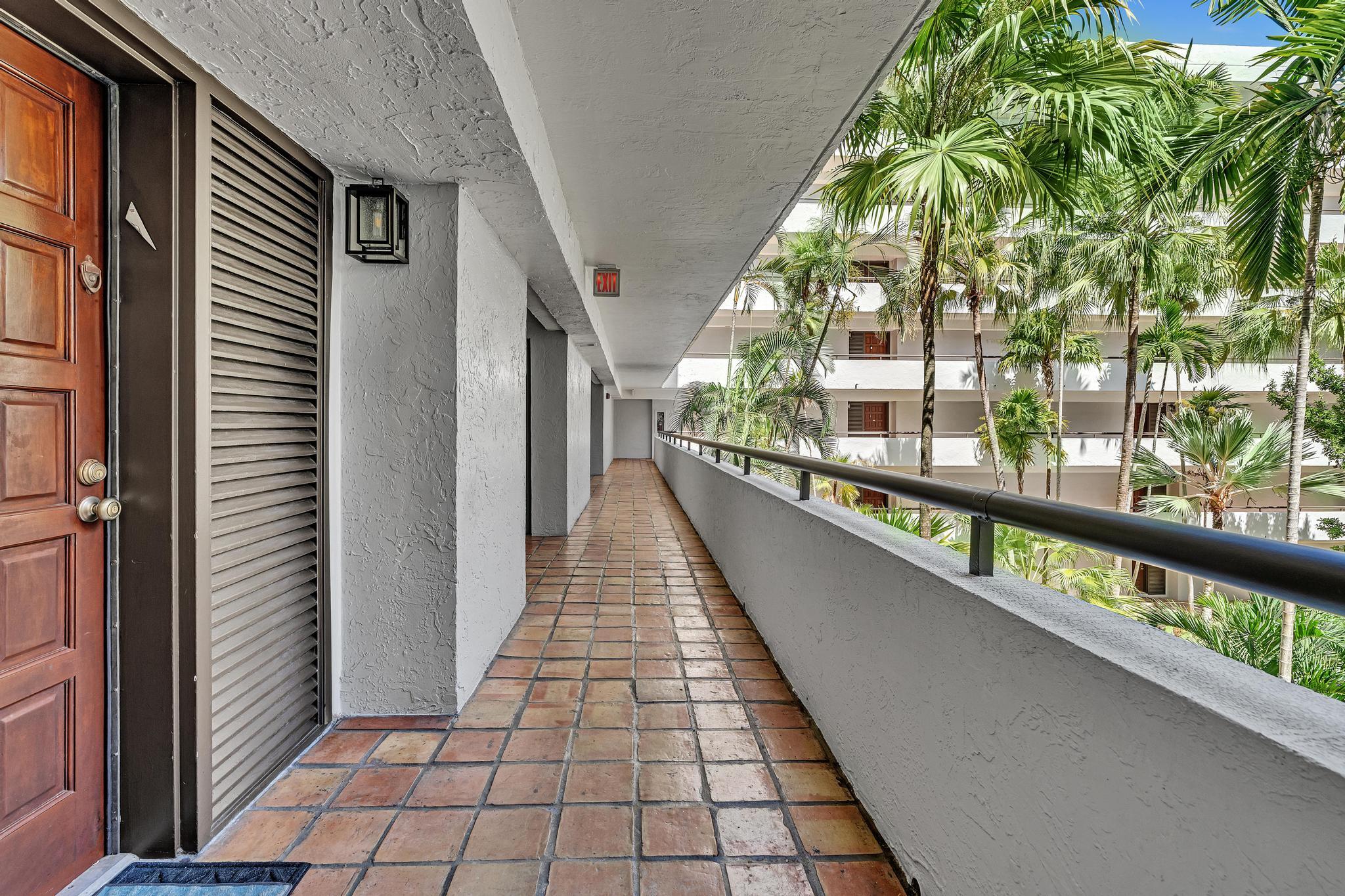 LA RESIDENCE CONDO - Residential