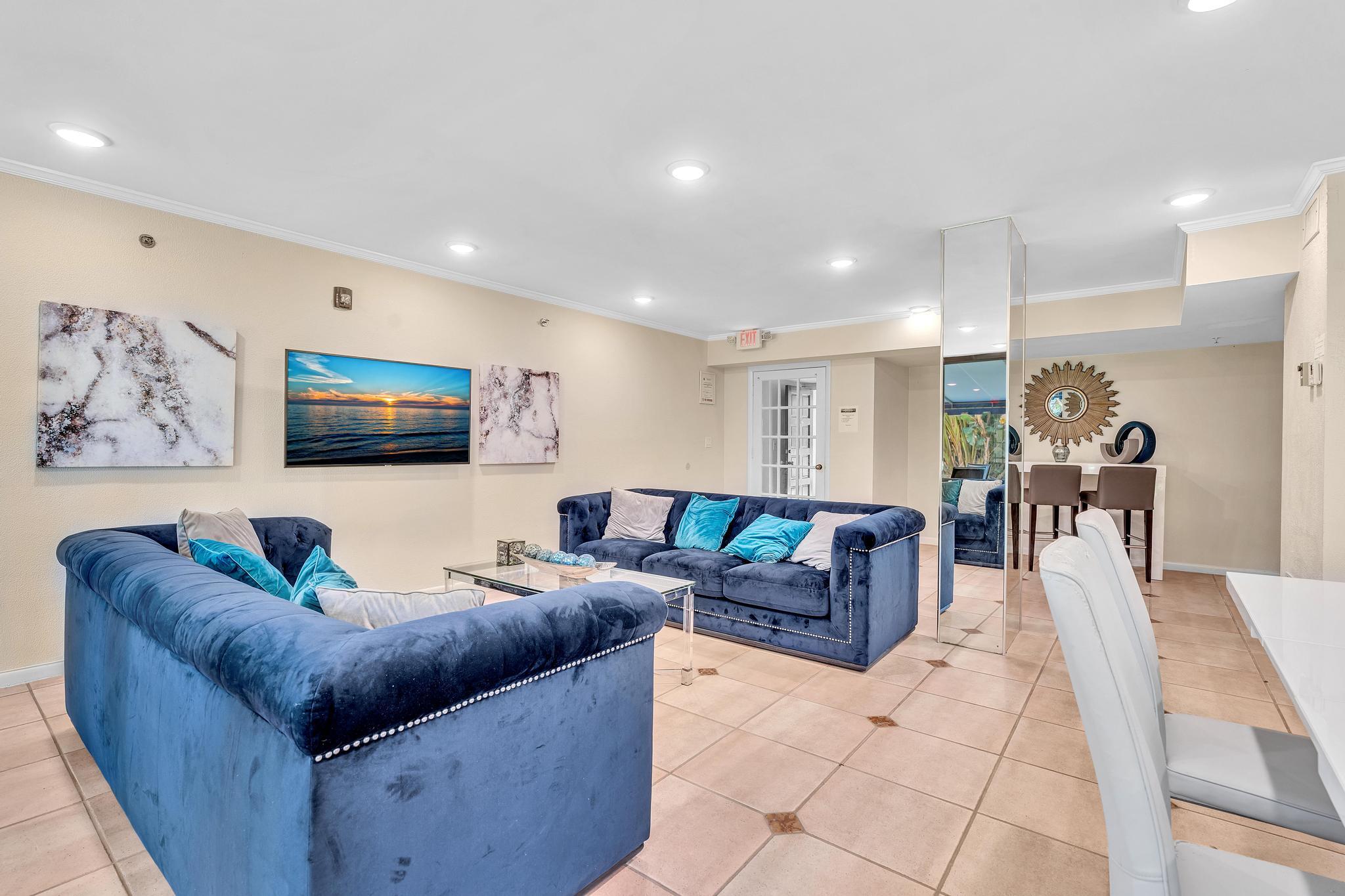 LA RESIDENCE CONDO - Residential