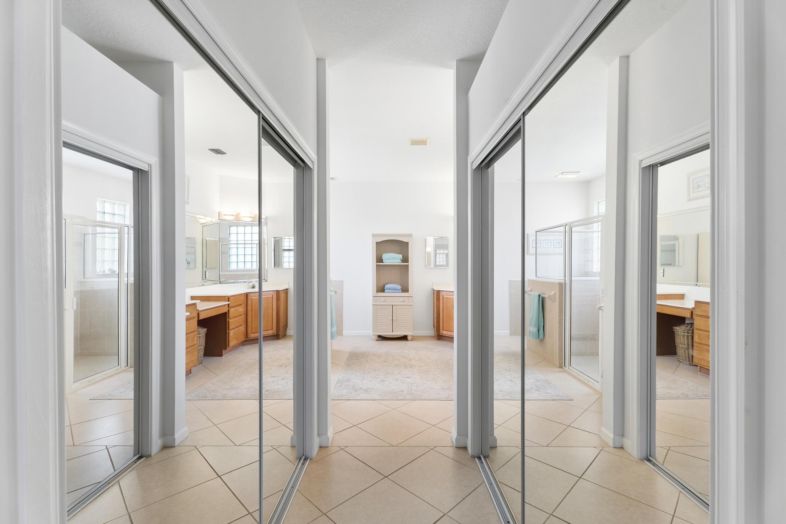 JENSEN BEACH COUNTRY CLUB - Residential