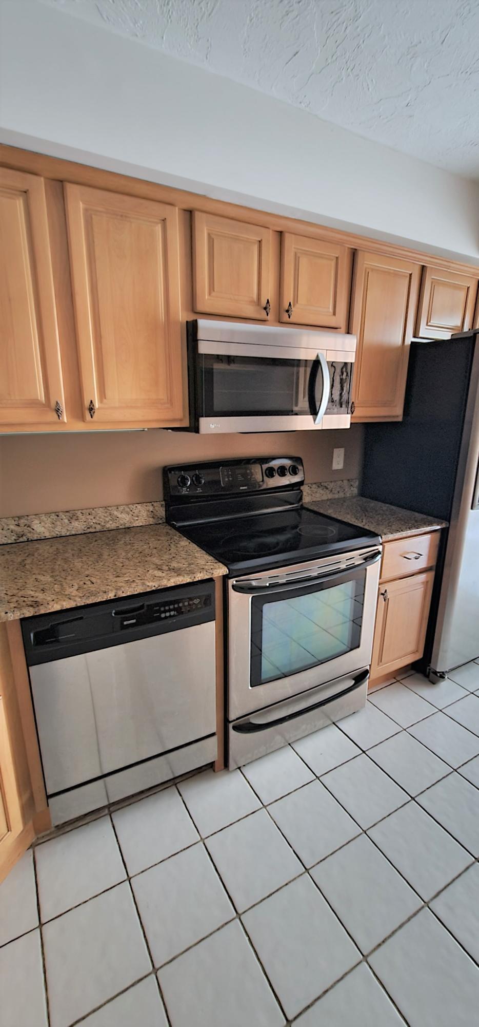 LANDS OF THE PRESIDENT CONDO 7 - Residential Lease