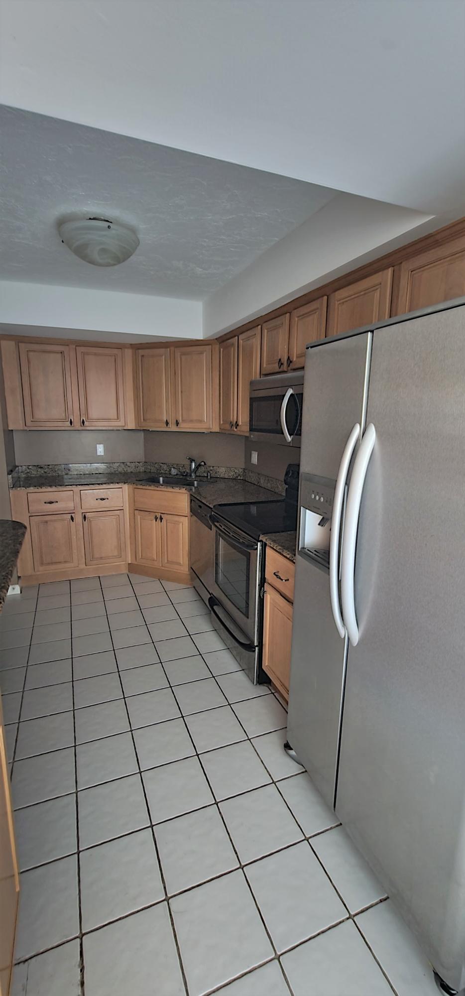 LANDS OF THE PRESIDENT CONDO 7 - Residential Lease