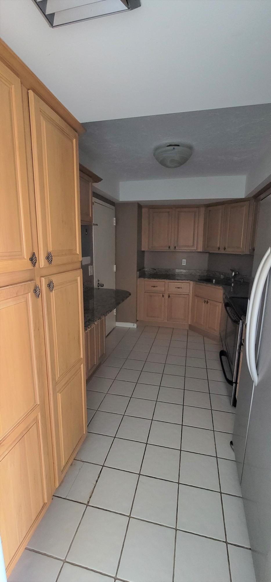 LANDS OF THE PRESIDENT CONDO 7 - Residential Lease