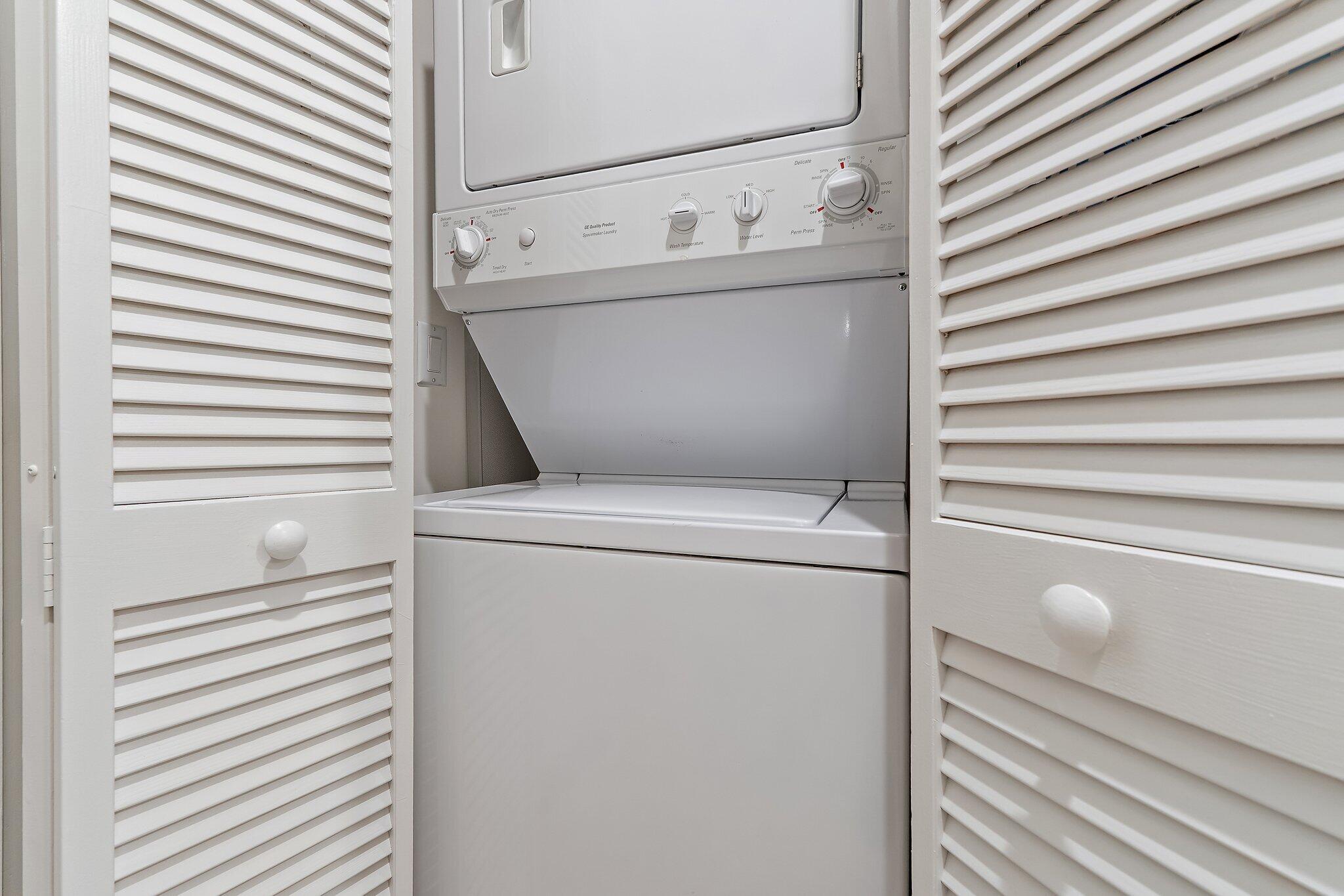 MANSIONS AT EVERGRENE WEST CONDO - Residential Lease