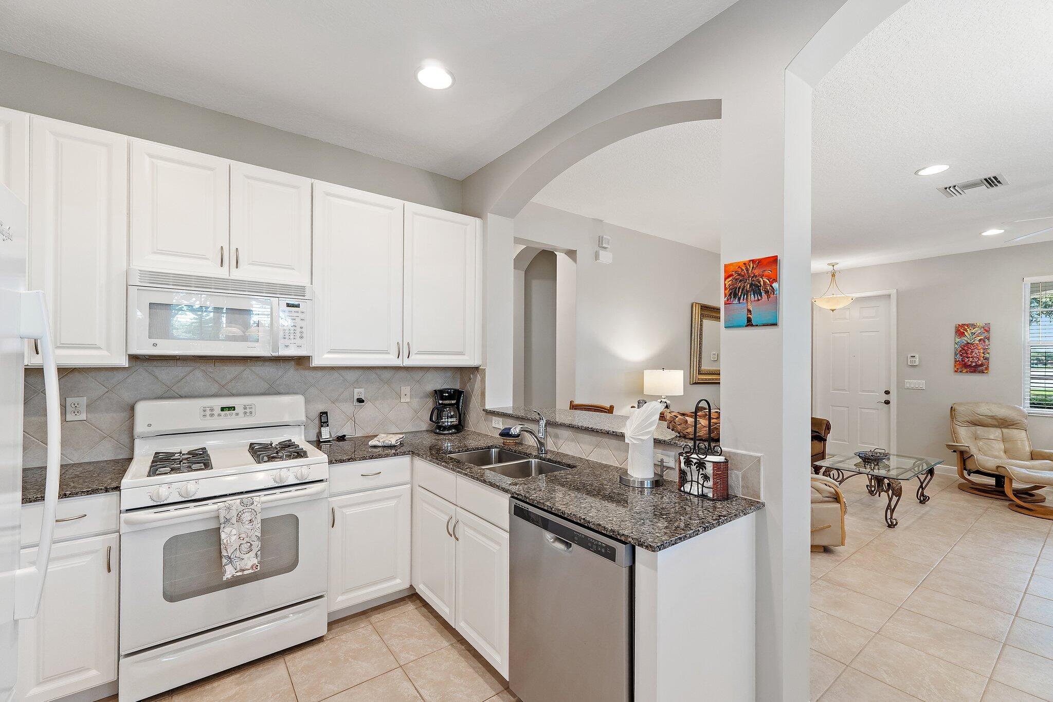 MANSIONS AT EVERGRENE WEST CONDO - Residential Lease