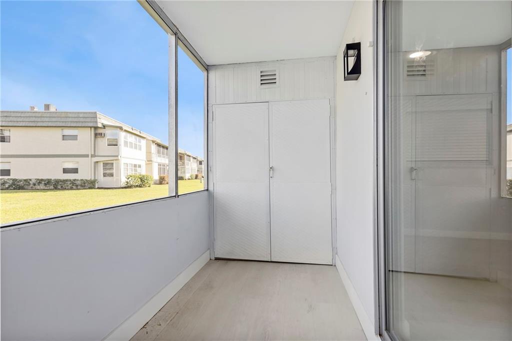 KINGS POINT FLANDERS COND - Residential