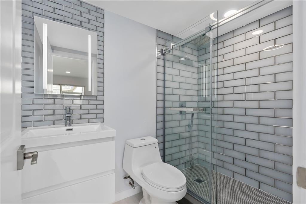 KINGS POINT FLANDERS COND - Residential