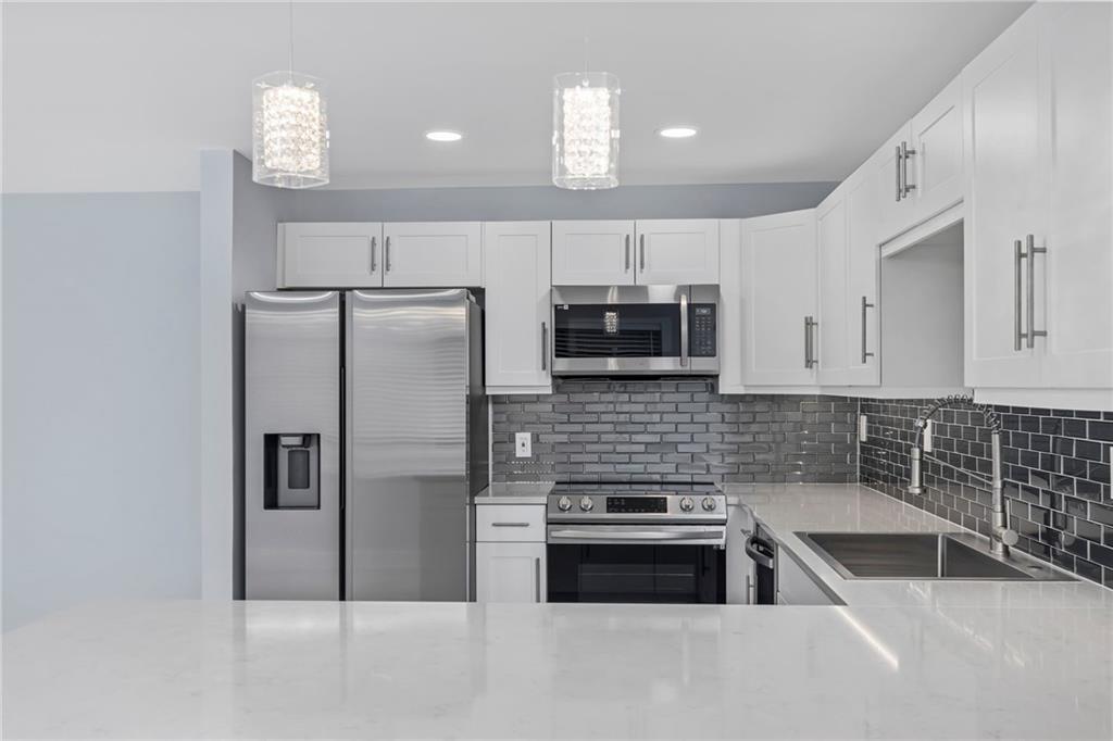 KINGS POINT FLANDERS COND - Residential