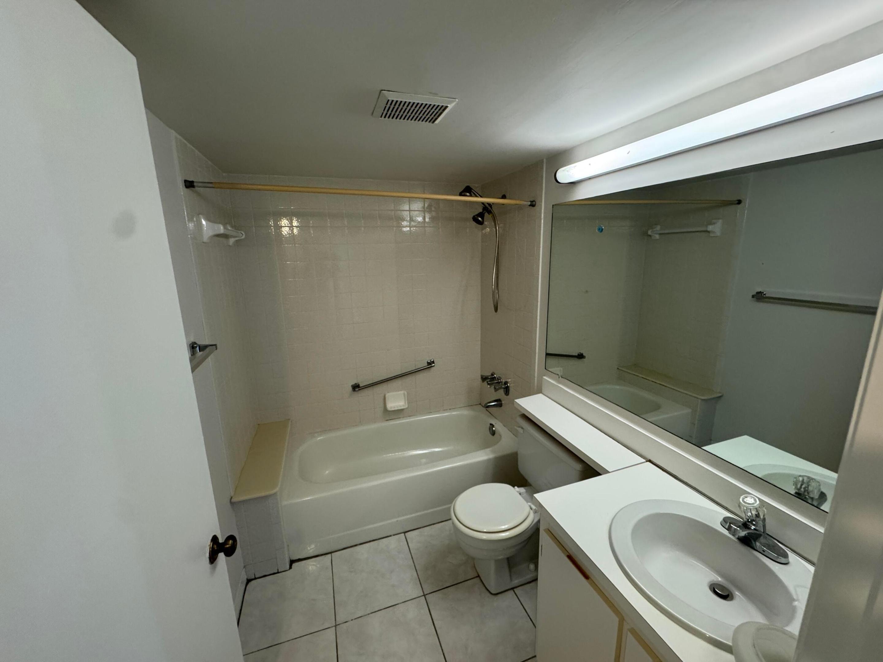 PALM CLUB VILLAGE II CONDO - Residential Lease