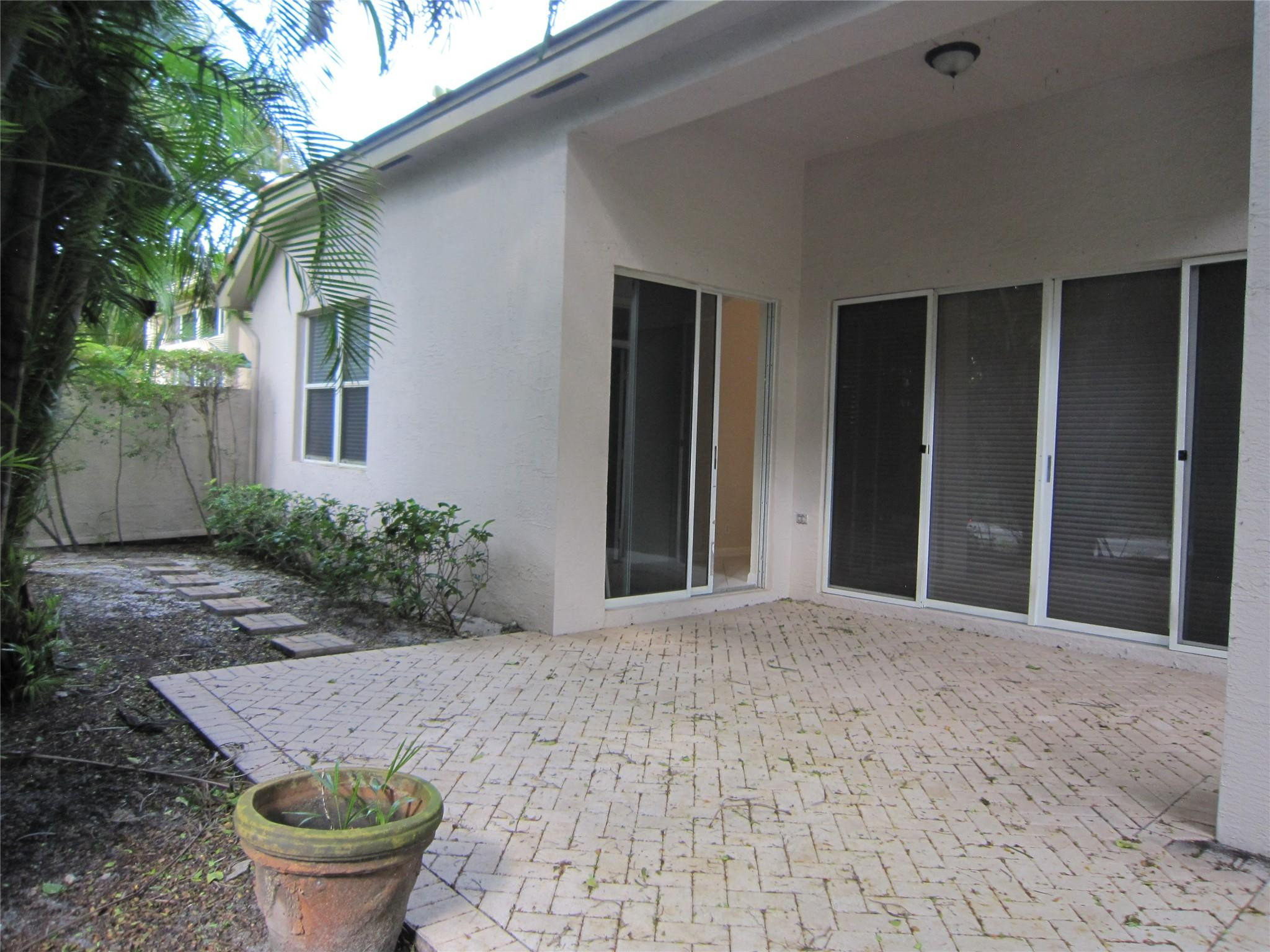 WYCLIFFE TR I - Residential Lease