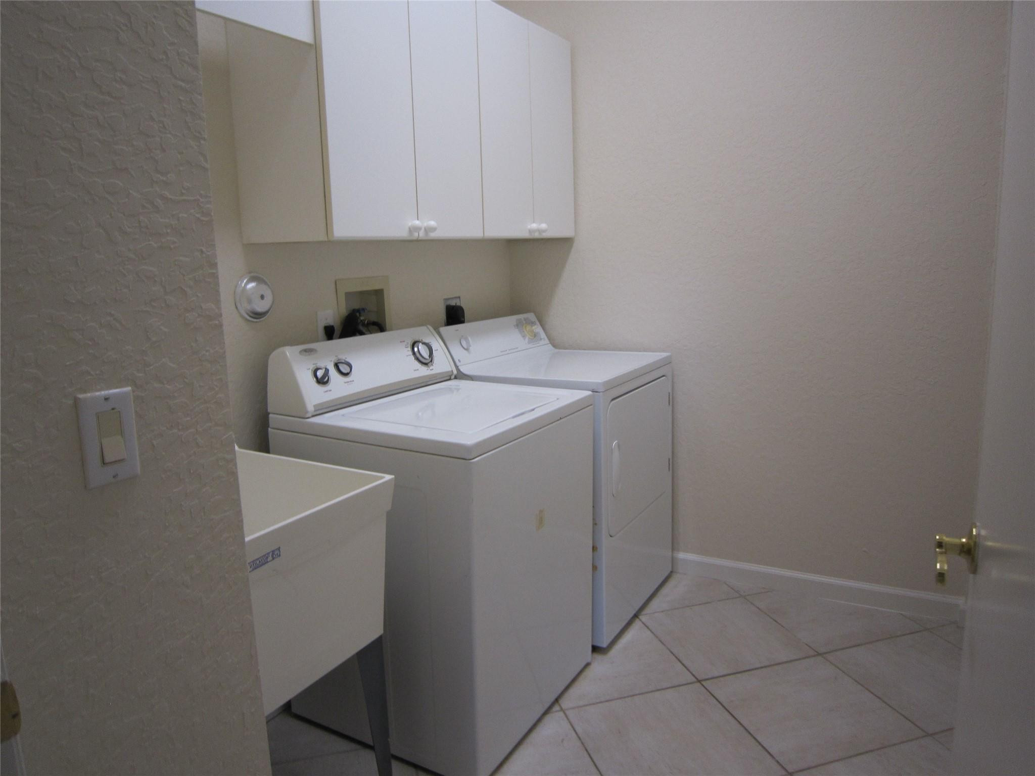 WYCLIFFE TR I - Residential Lease