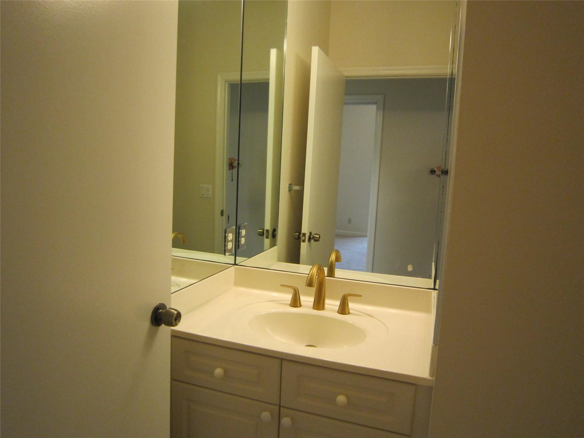 WYCLIFFE TR I - Residential Lease