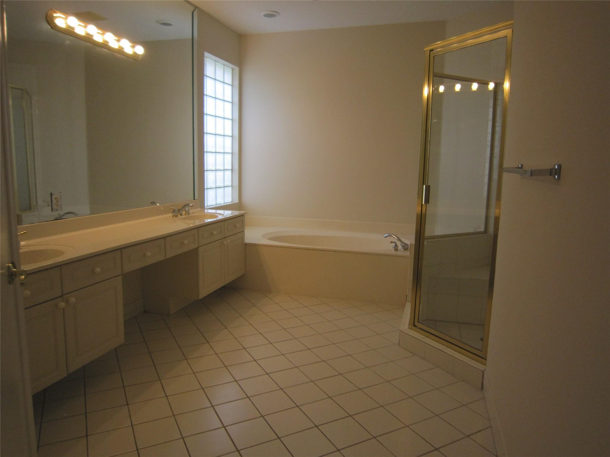 WYCLIFFE TR I - Residential Lease