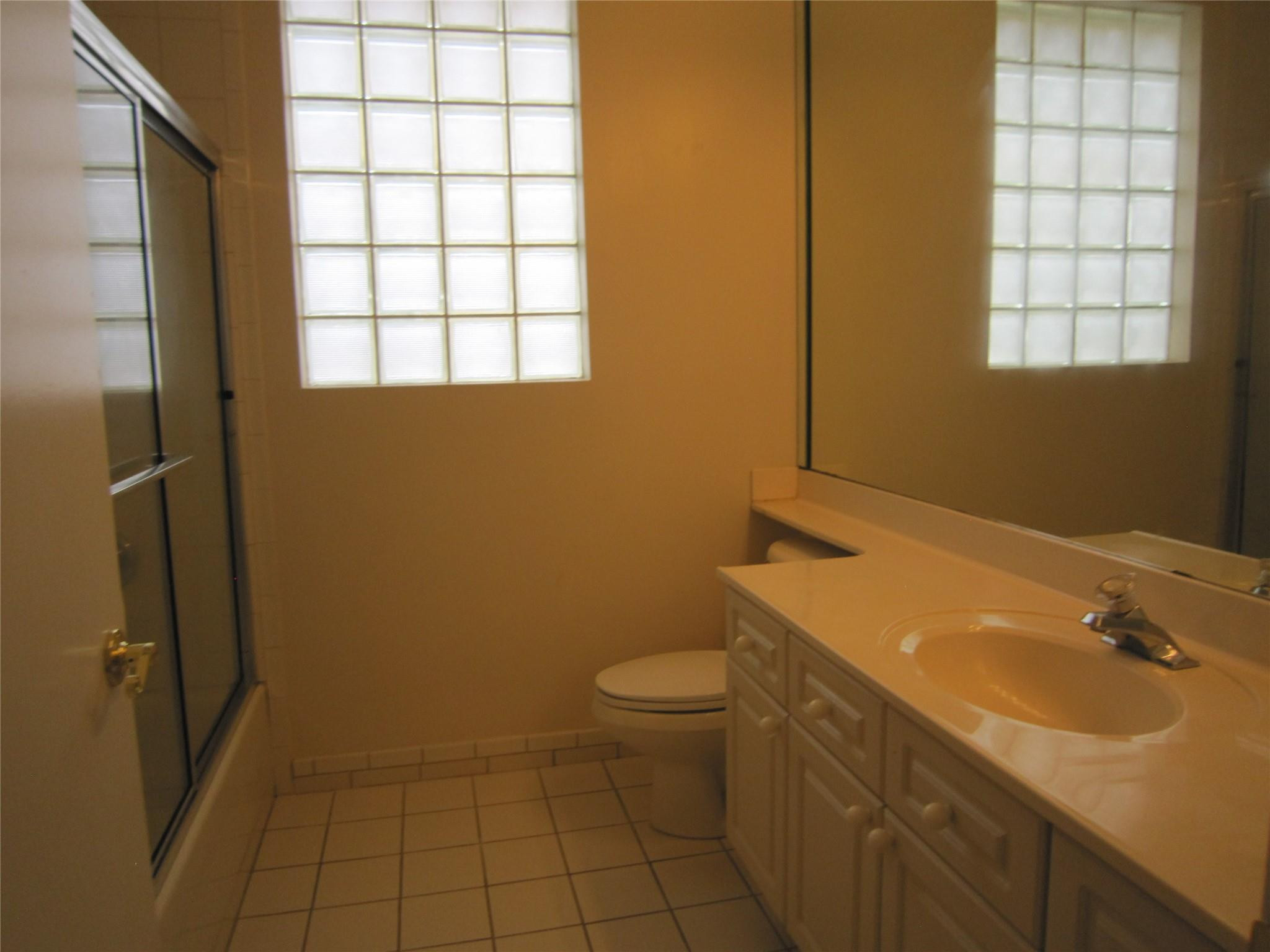 WYCLIFFE TR I - Residential Lease
