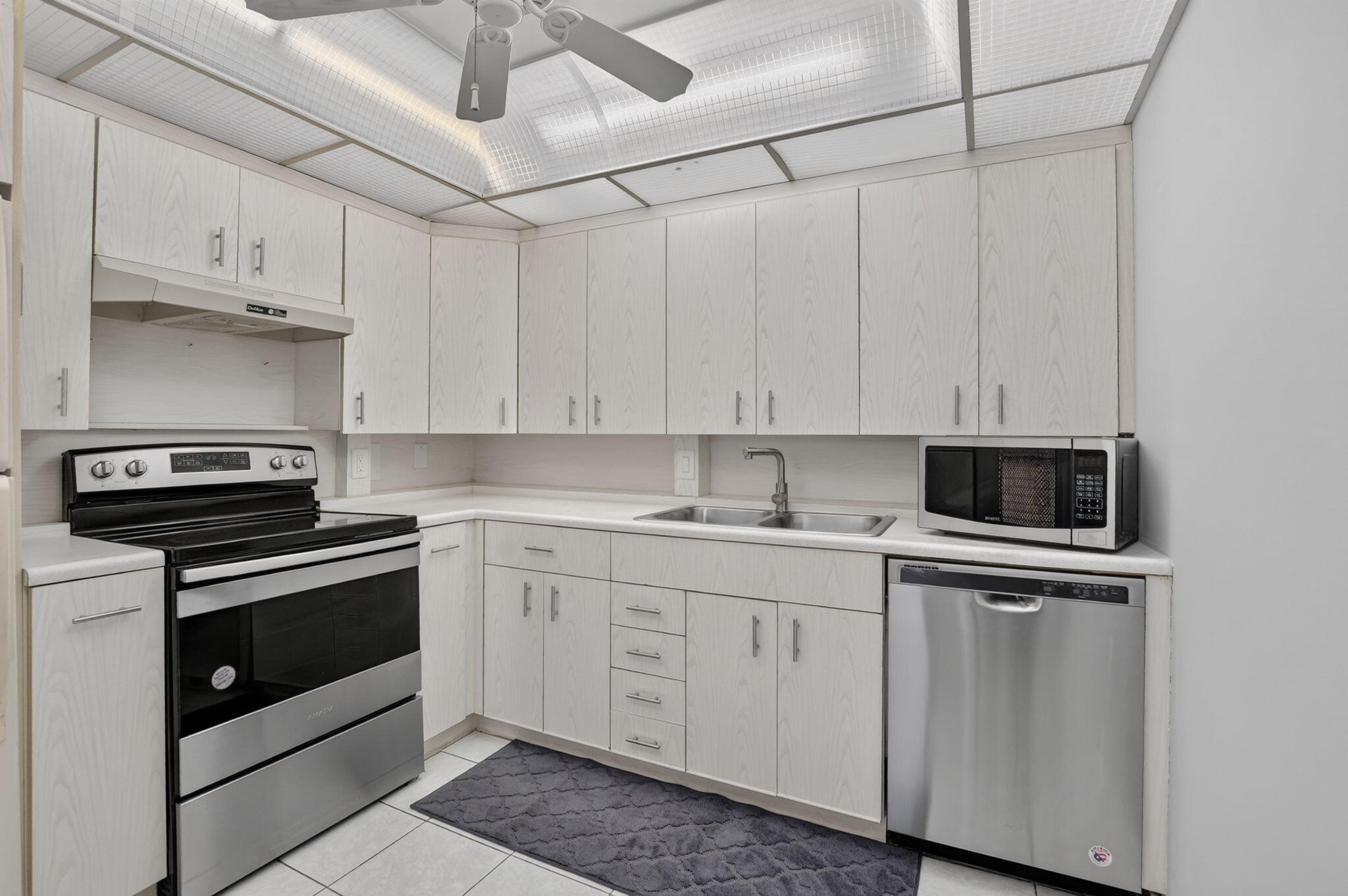 HYTHE AT CENTURY VILLAGE CONDO - Residential