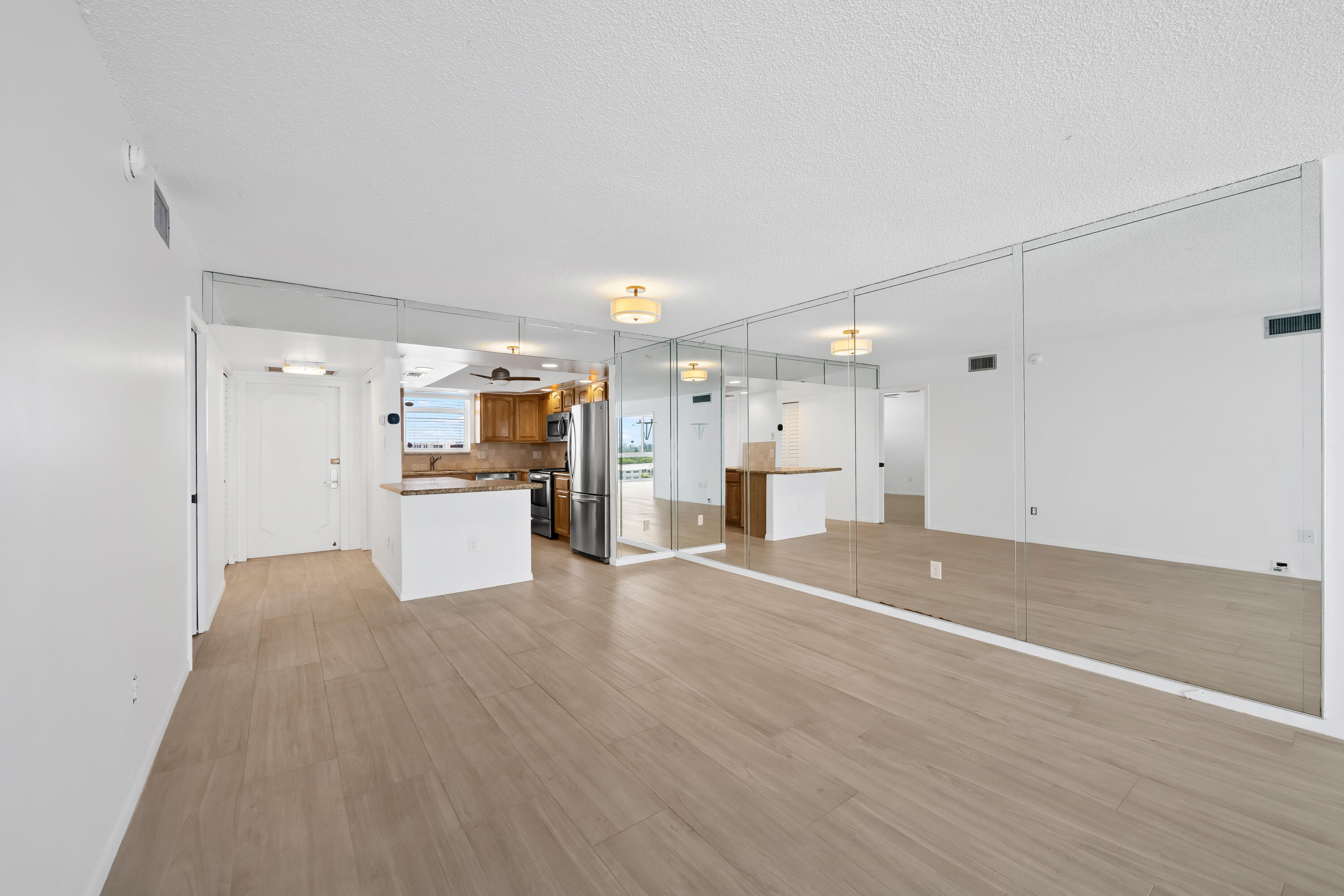 ROYAL MARINER CONDO - Residential