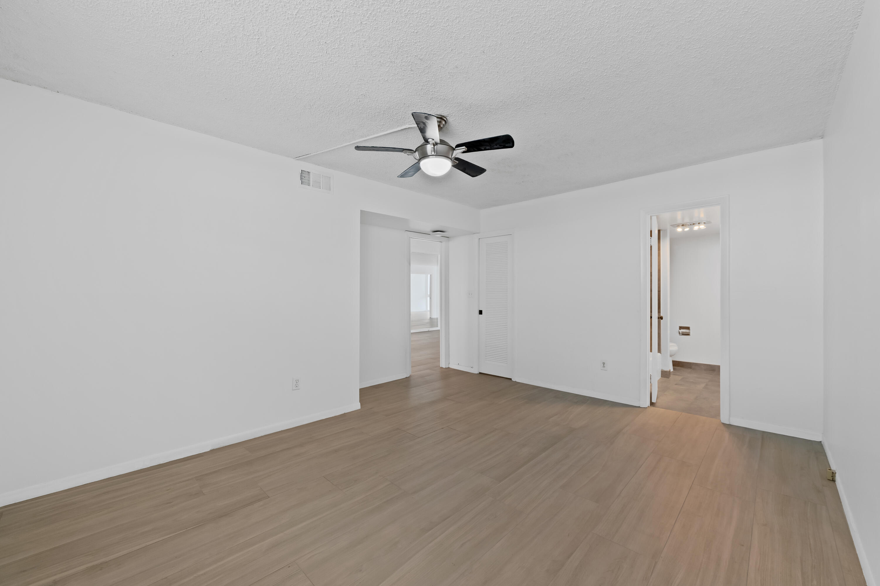 ROYAL MARINER CONDO - Residential