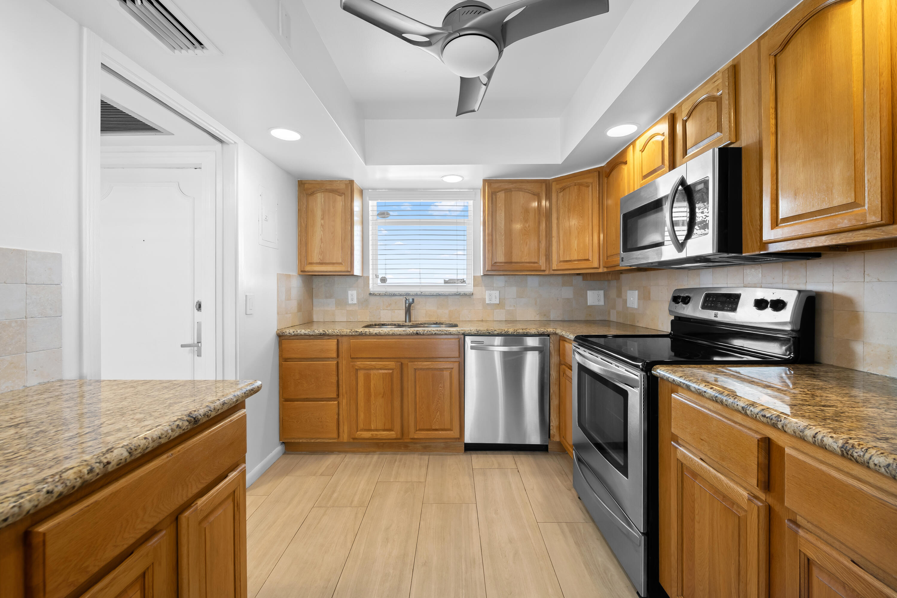ROYAL MARINER CONDO - Residential