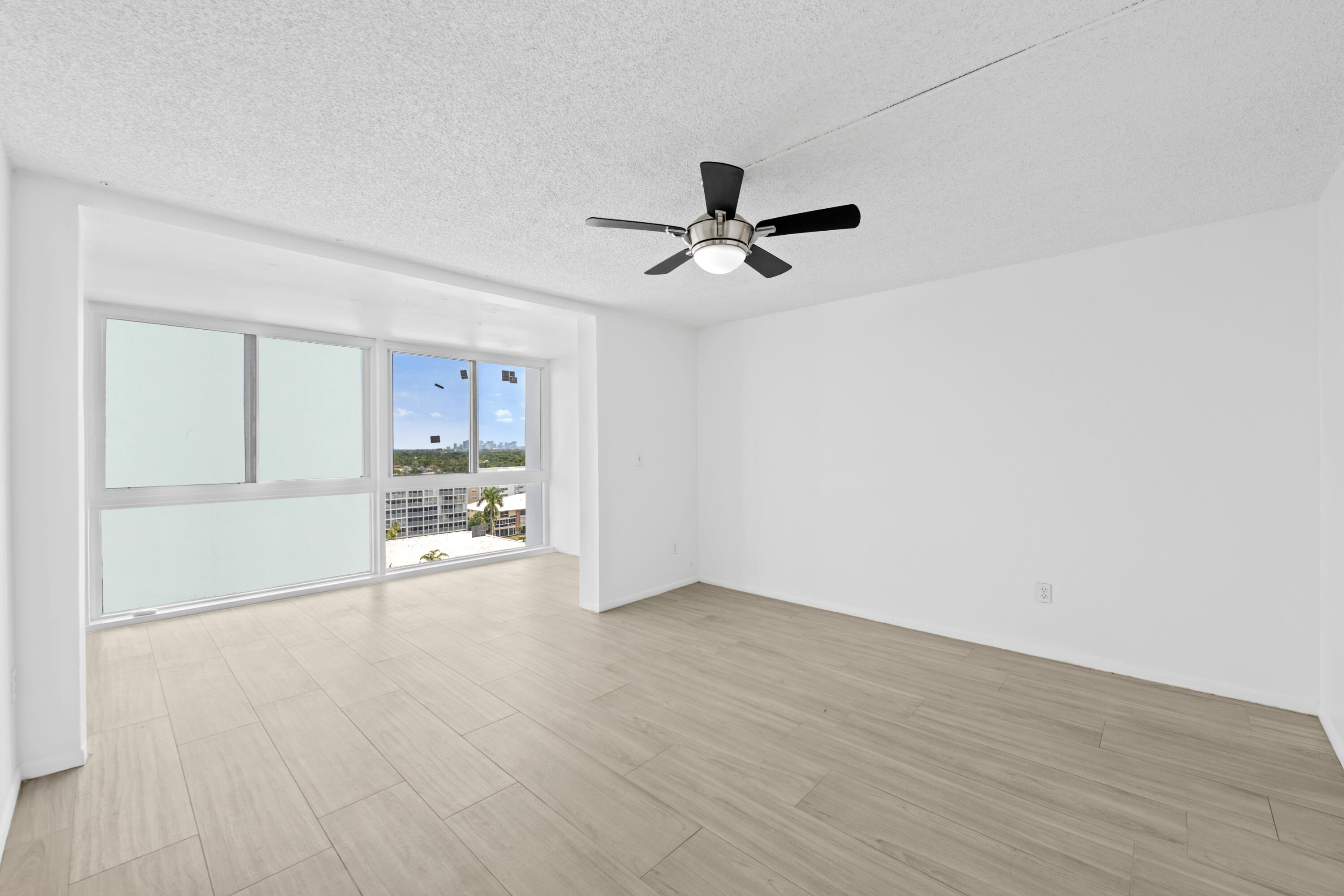 ROYAL MARINER CONDO - Residential