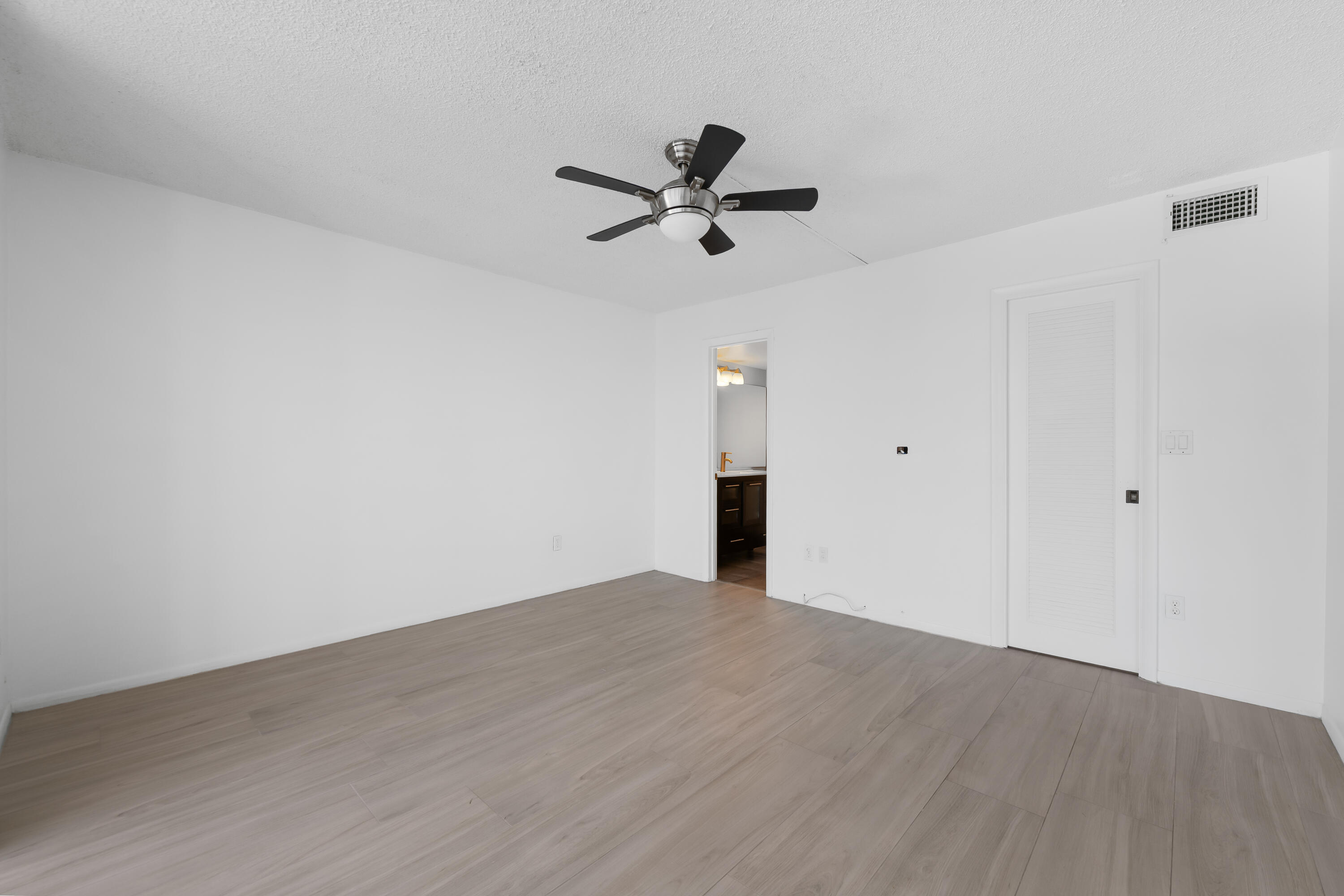 ROYAL MARINER CONDO - Residential