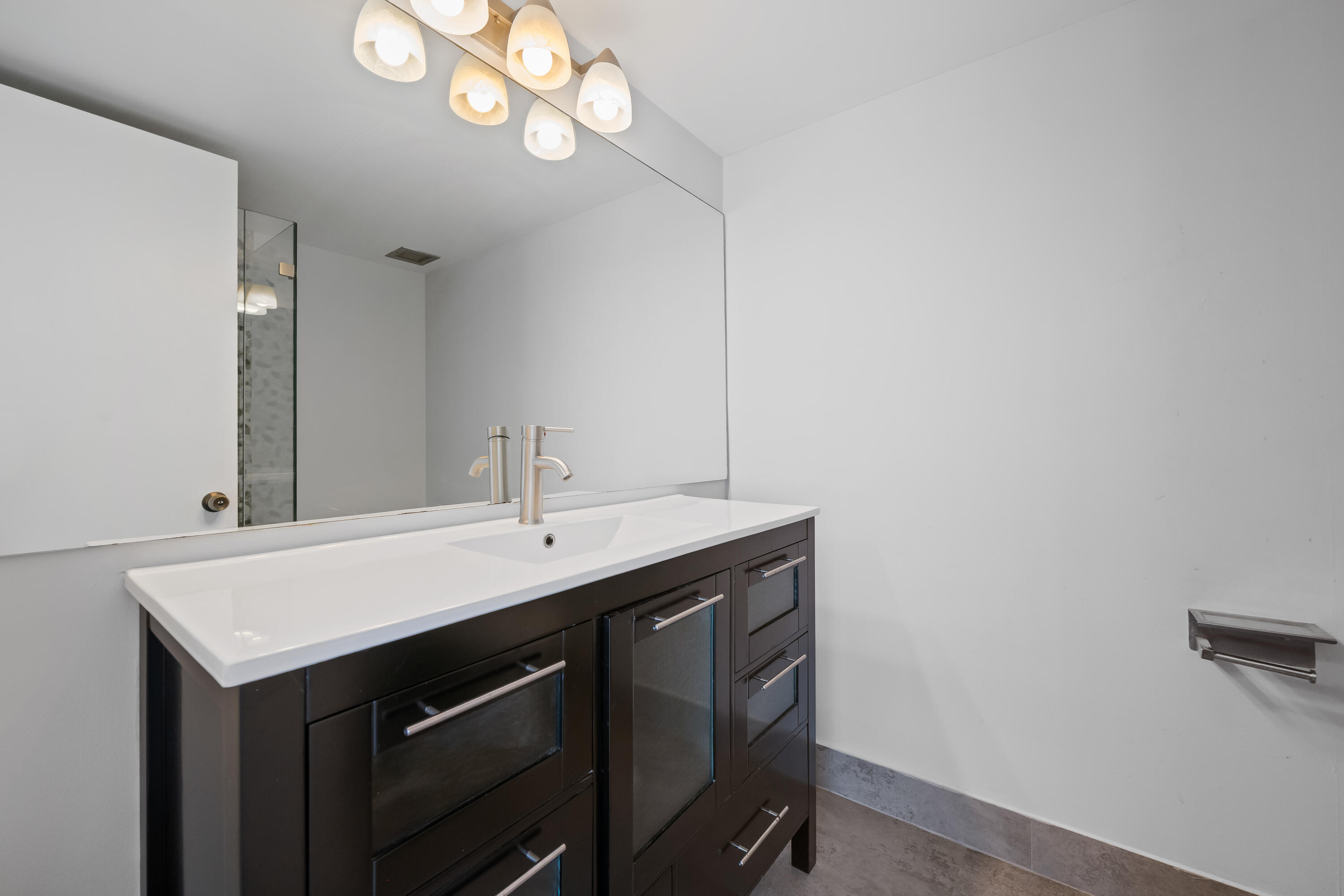 ROYAL MARINER CONDO - Residential