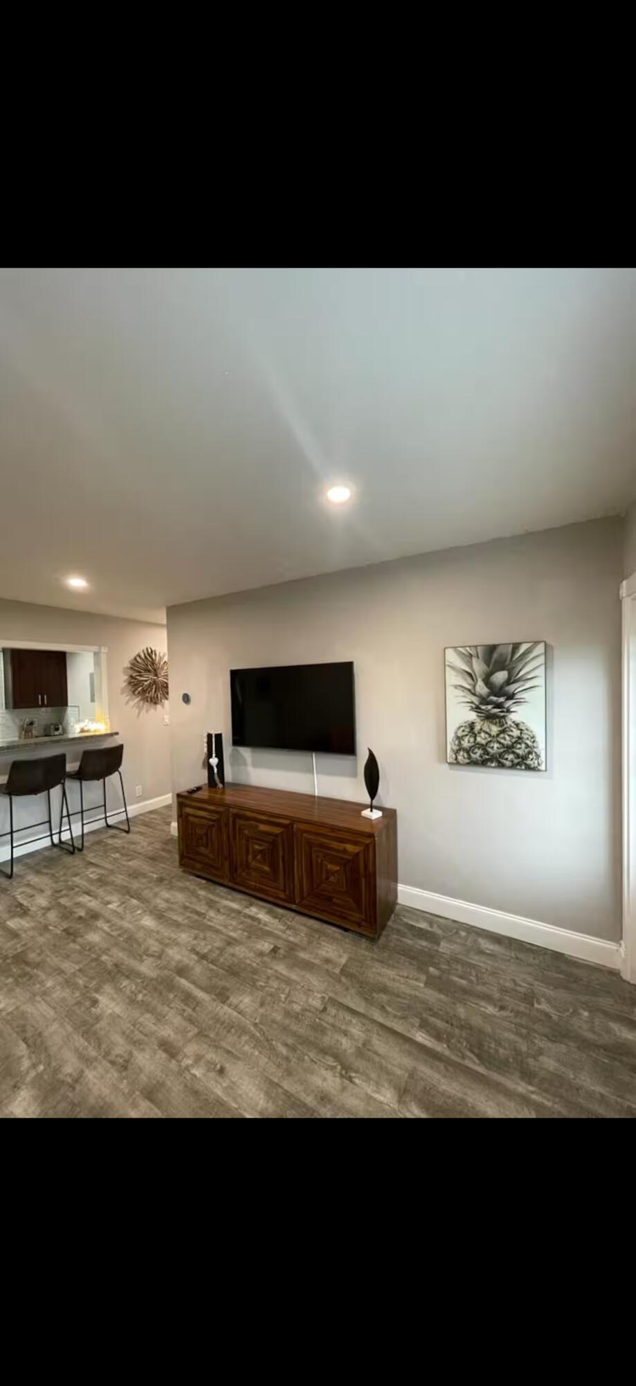 LAUDERDALE - Residential Income