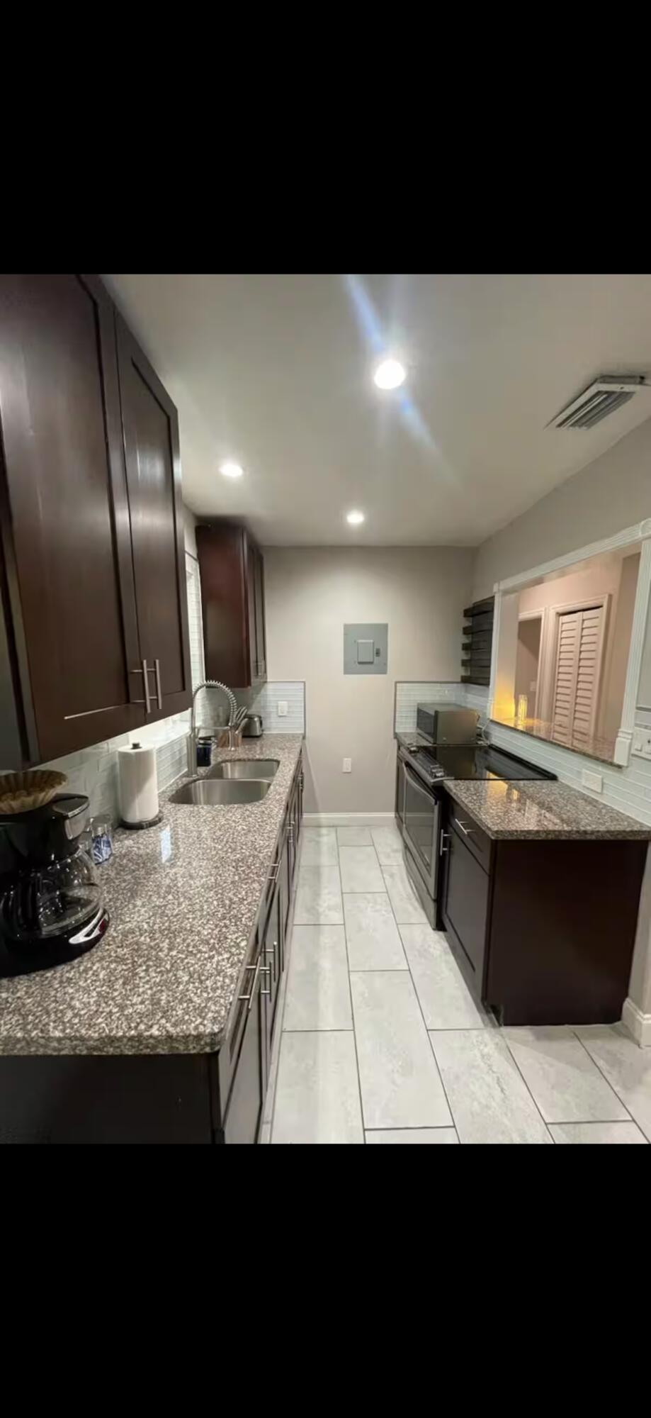 LAUDERDALE - Residential Income