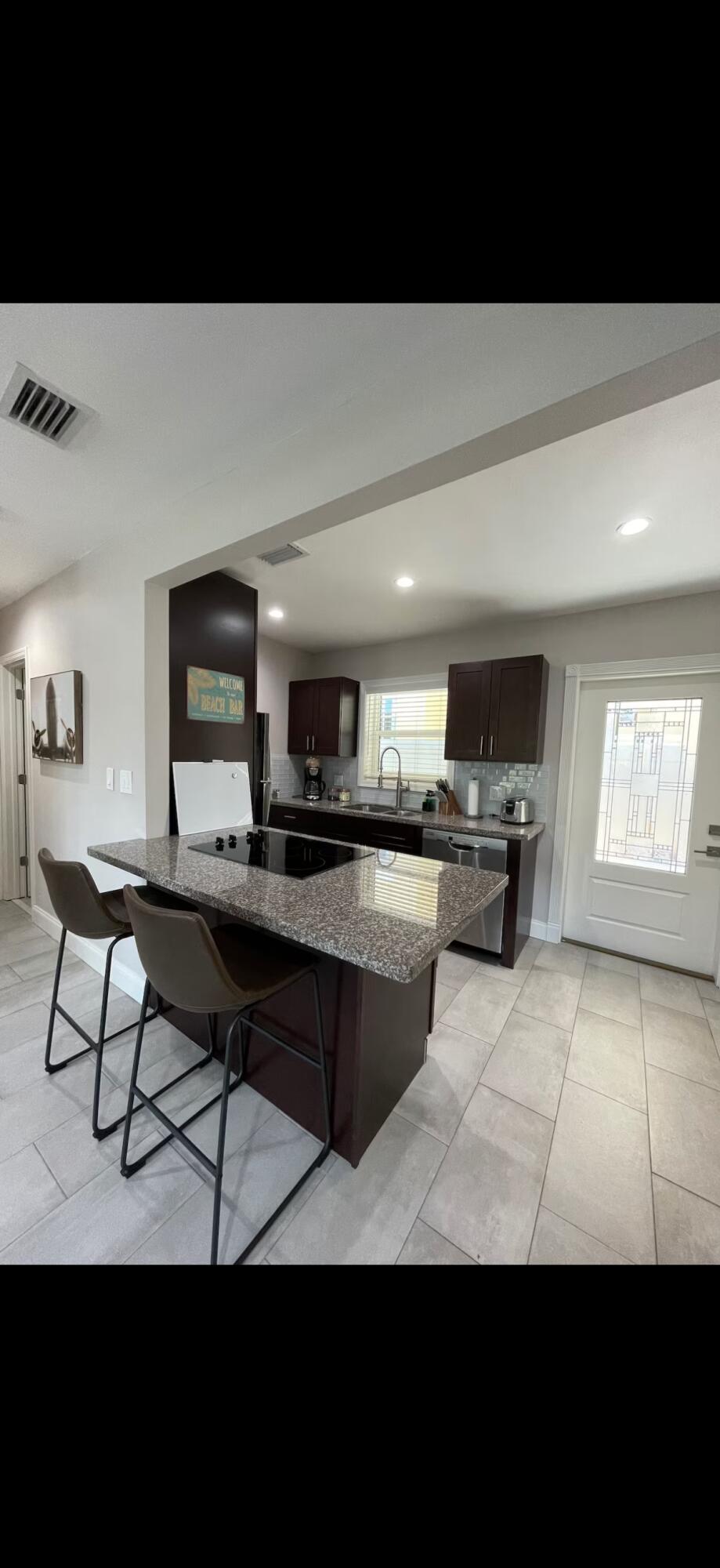 LAUDERDALE - Residential Income