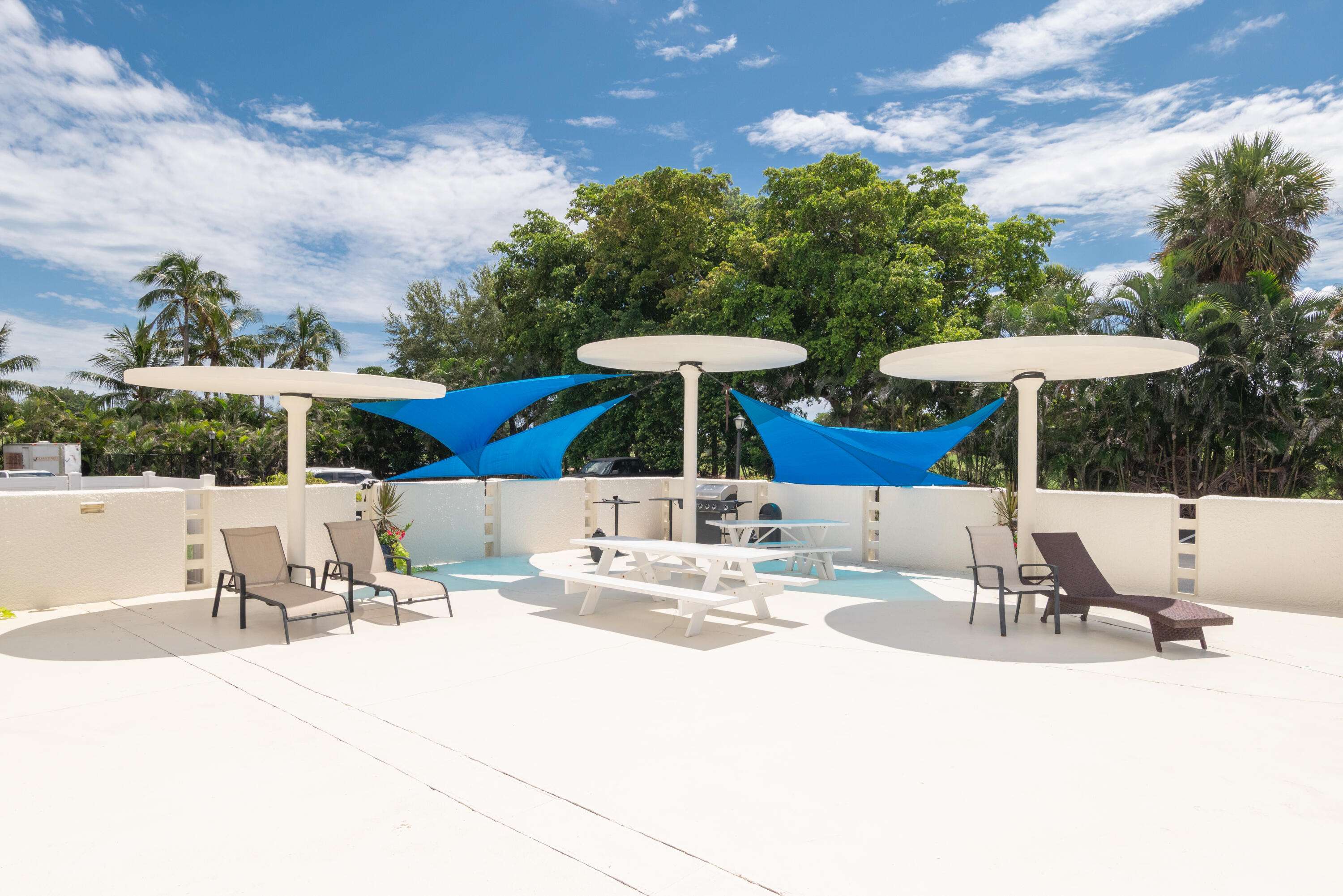 LANDS OF THE PRESIDENT CONDO 2 , - Residential Lease