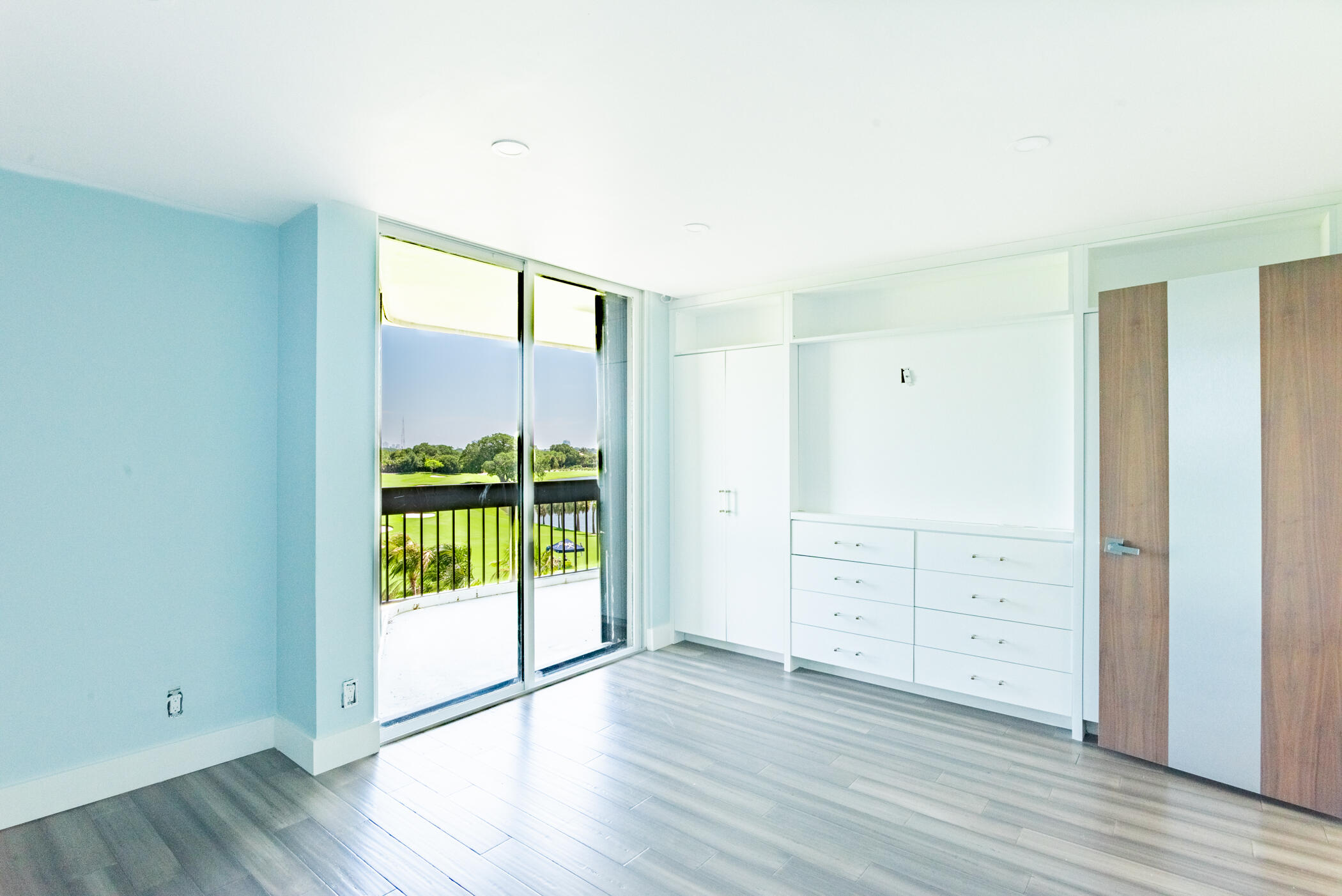 LANDS OF THE PRESIDENT CONDO 2 , - Residential Lease