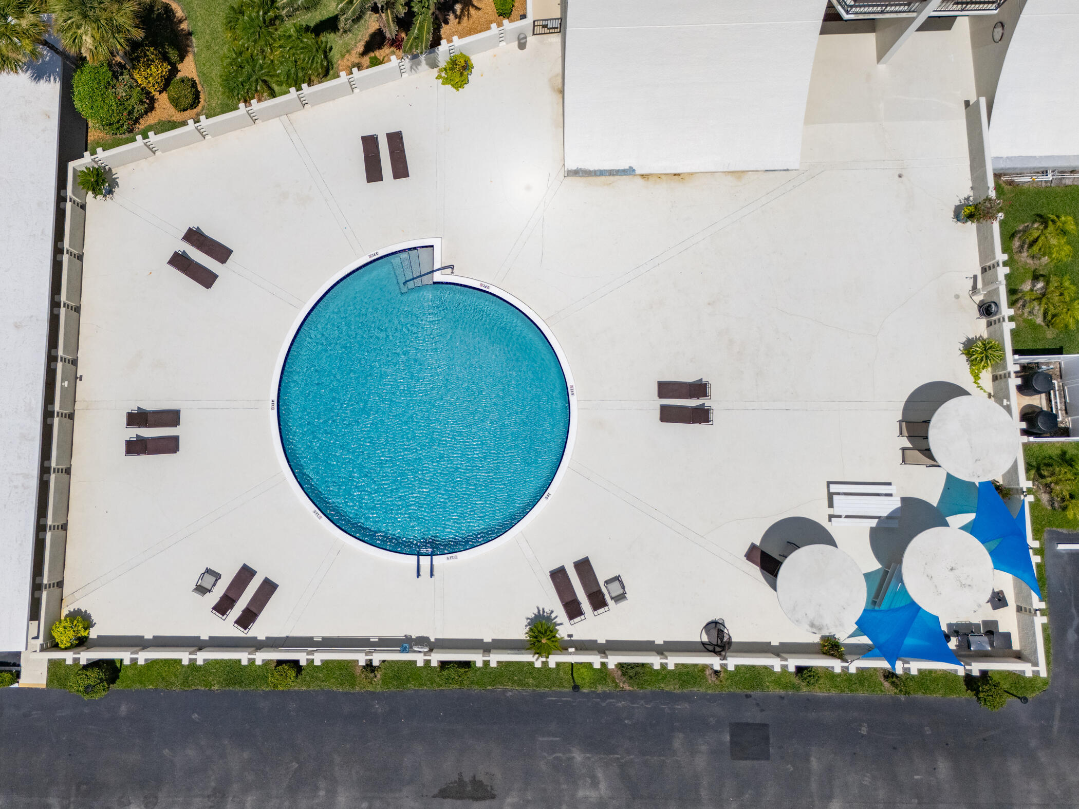 LANDS OF THE PRESIDENT CONDO 2 , - Residential Lease