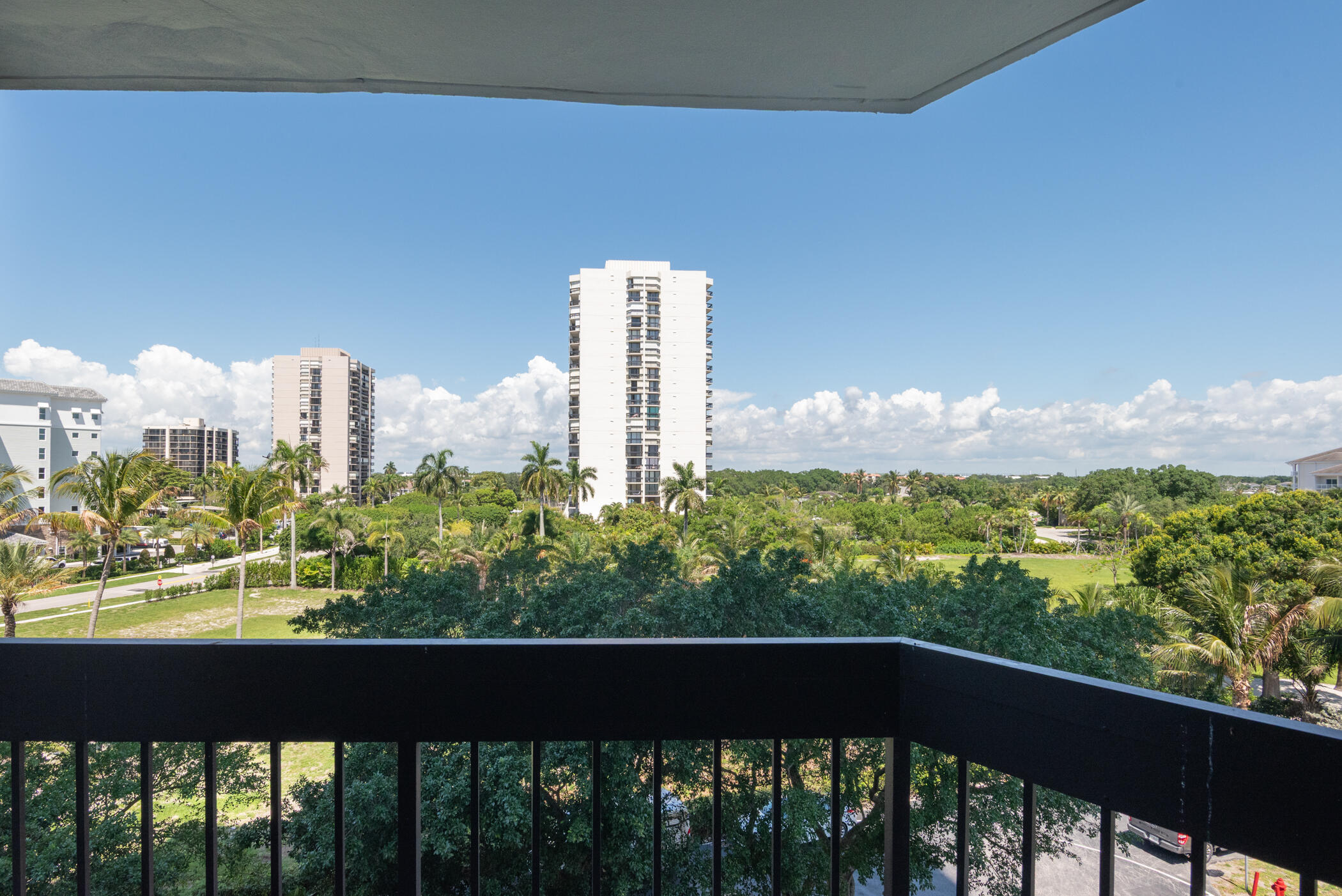 LANDS OF THE PRESIDENT CONDO 2 , - Residential Lease