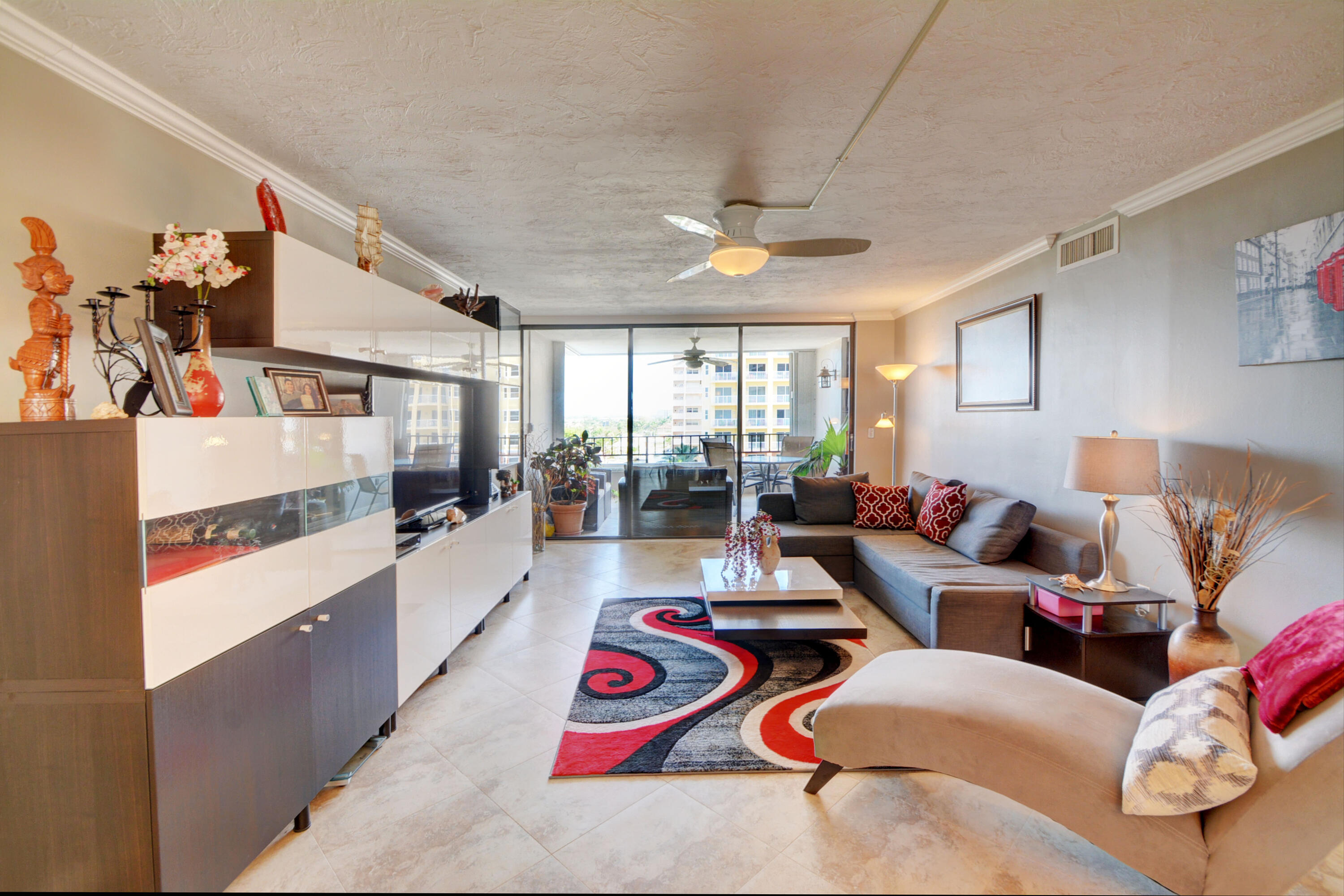 EMERALD TOWER CONDO - Residential Lease