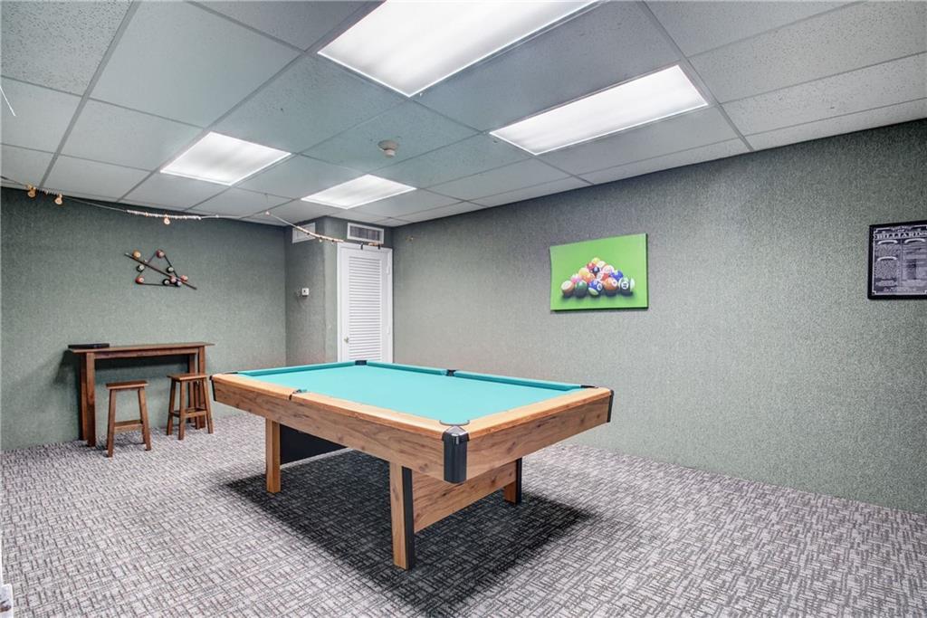 EMERALD TOWER CONDO - Residential Lease