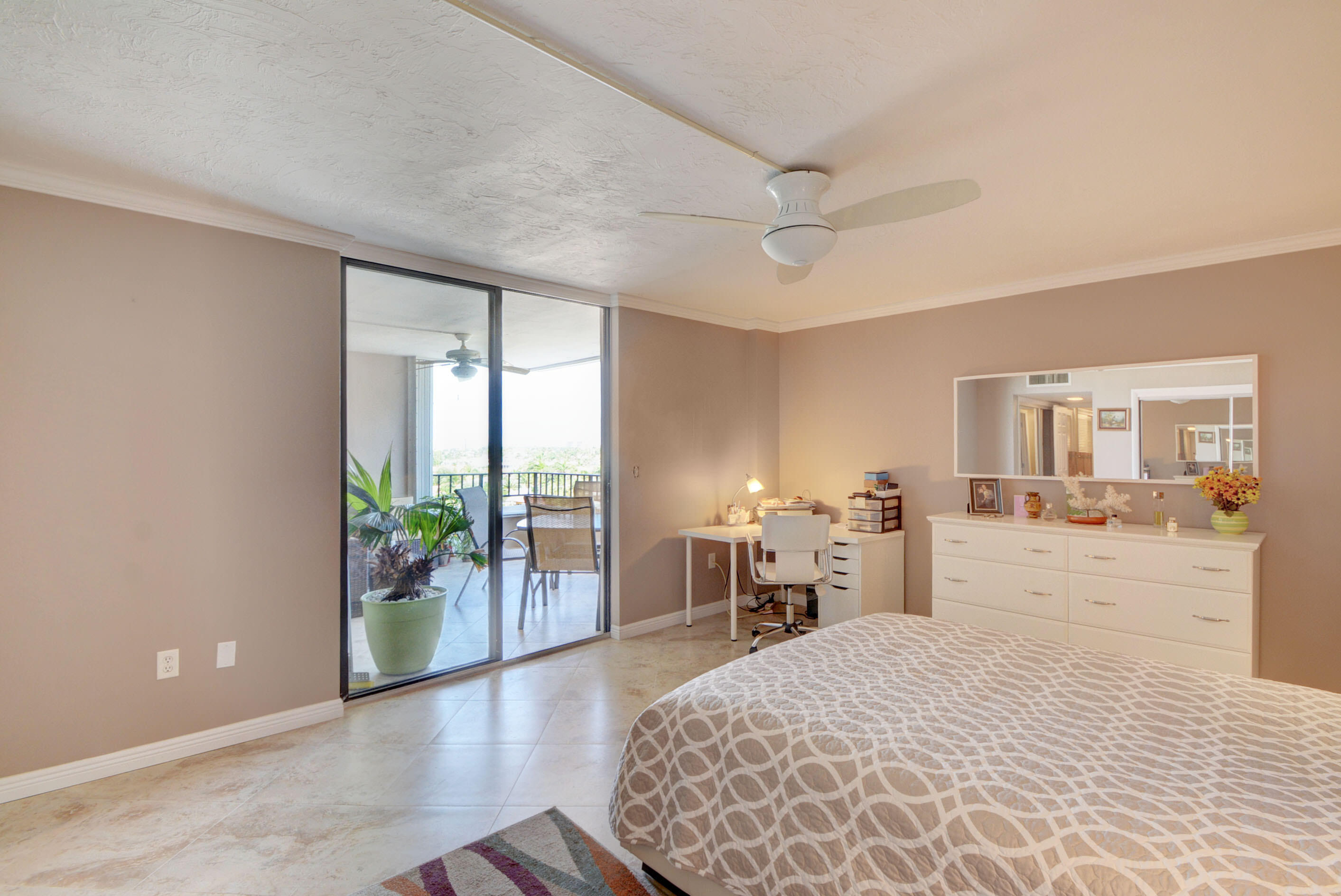 EMERALD TOWER CONDO - Residential Lease