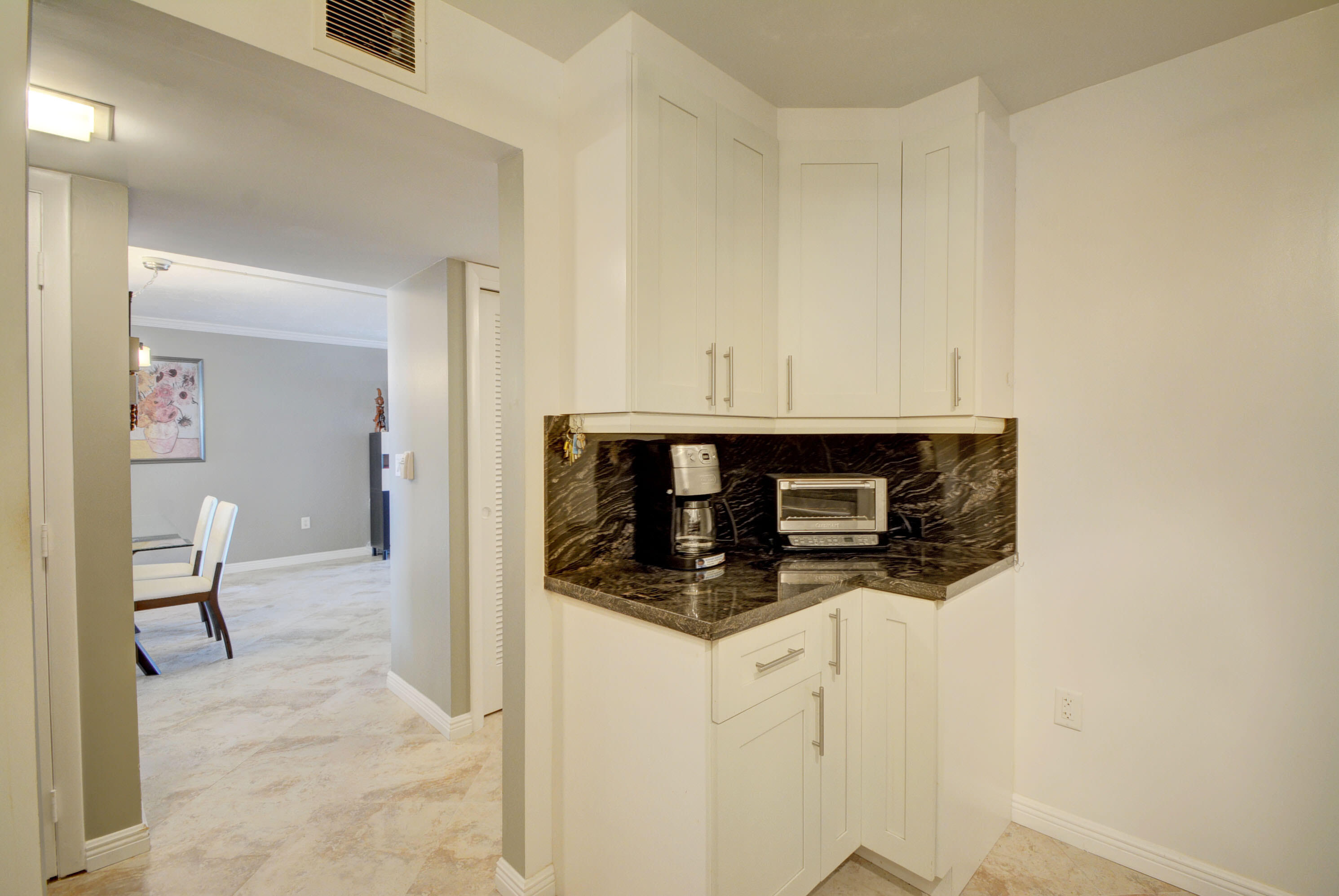 EMERALD TOWER CONDO - Residential Lease