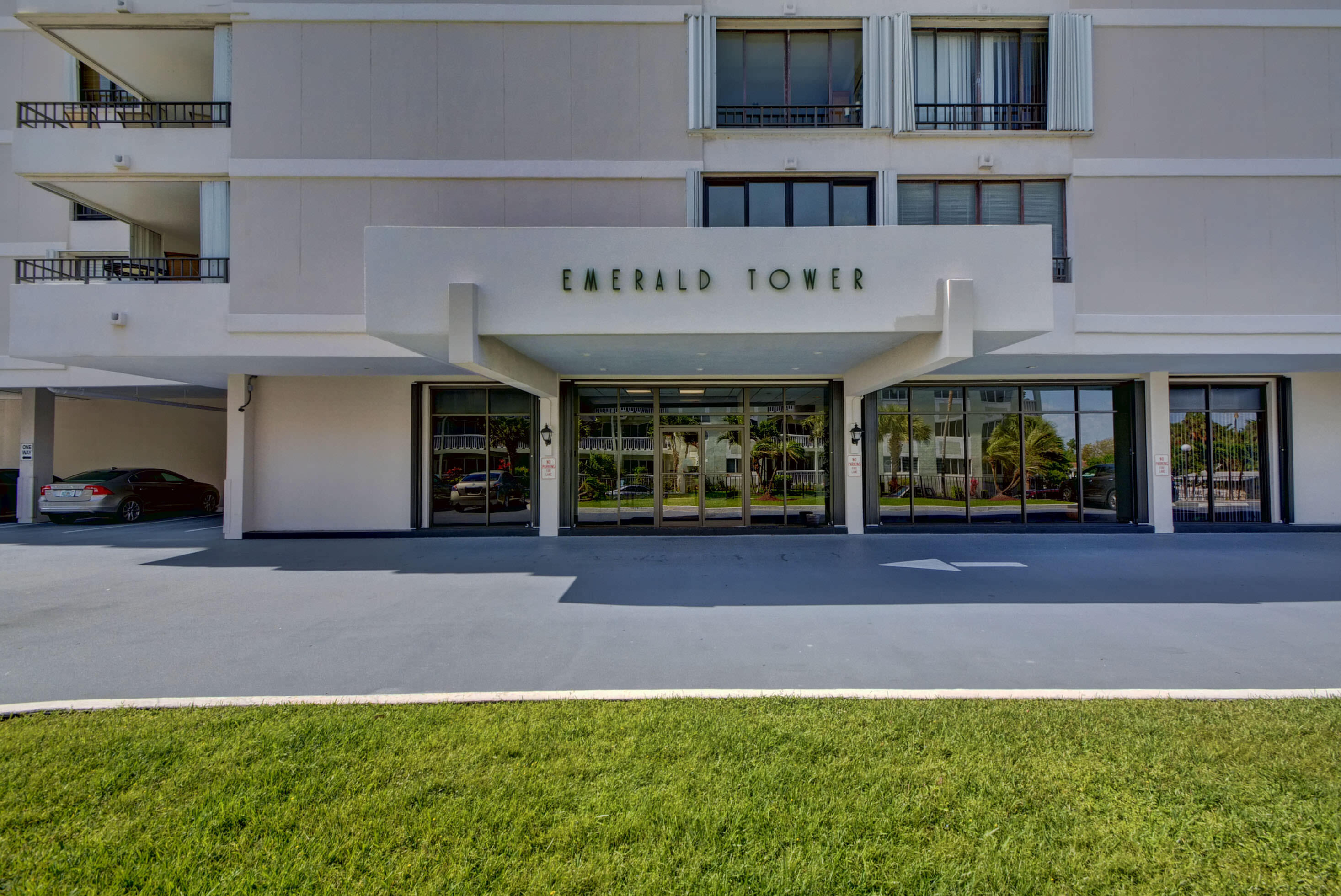 EMERALD TOWER CONDO - Residential Lease