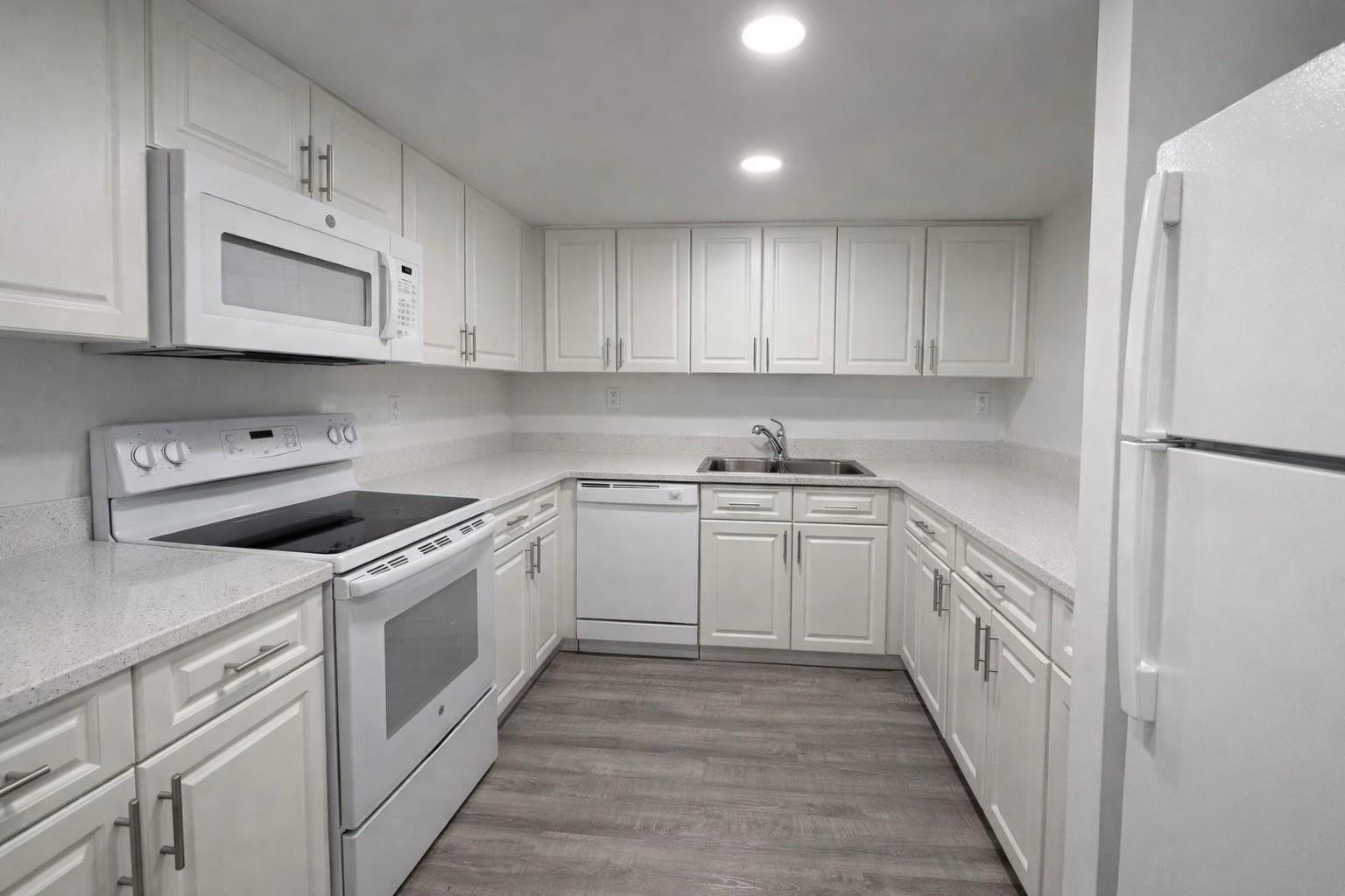 *$99 DEPOSIT (w.a.c) *FAST AND EASY MOVE IN *LARGE FRIENDLY PETS UP TO 60LBS. OK! Spacious Studio with a very large living area and tons of closet space! -Royalton on the Green is now leasing luxury waterfront one and two bedroom residences featuring huge living spaces, oversized bedrooms and tons of closet space. If you're looking for a spacious and well-appointed rental with resort-style amenities and beautifully maintained grounds, look no further. Country Club Towers offers all these lifestyle choices plus effortless expressway convenience and easy access to anything in Miami-Dade or Broward county.